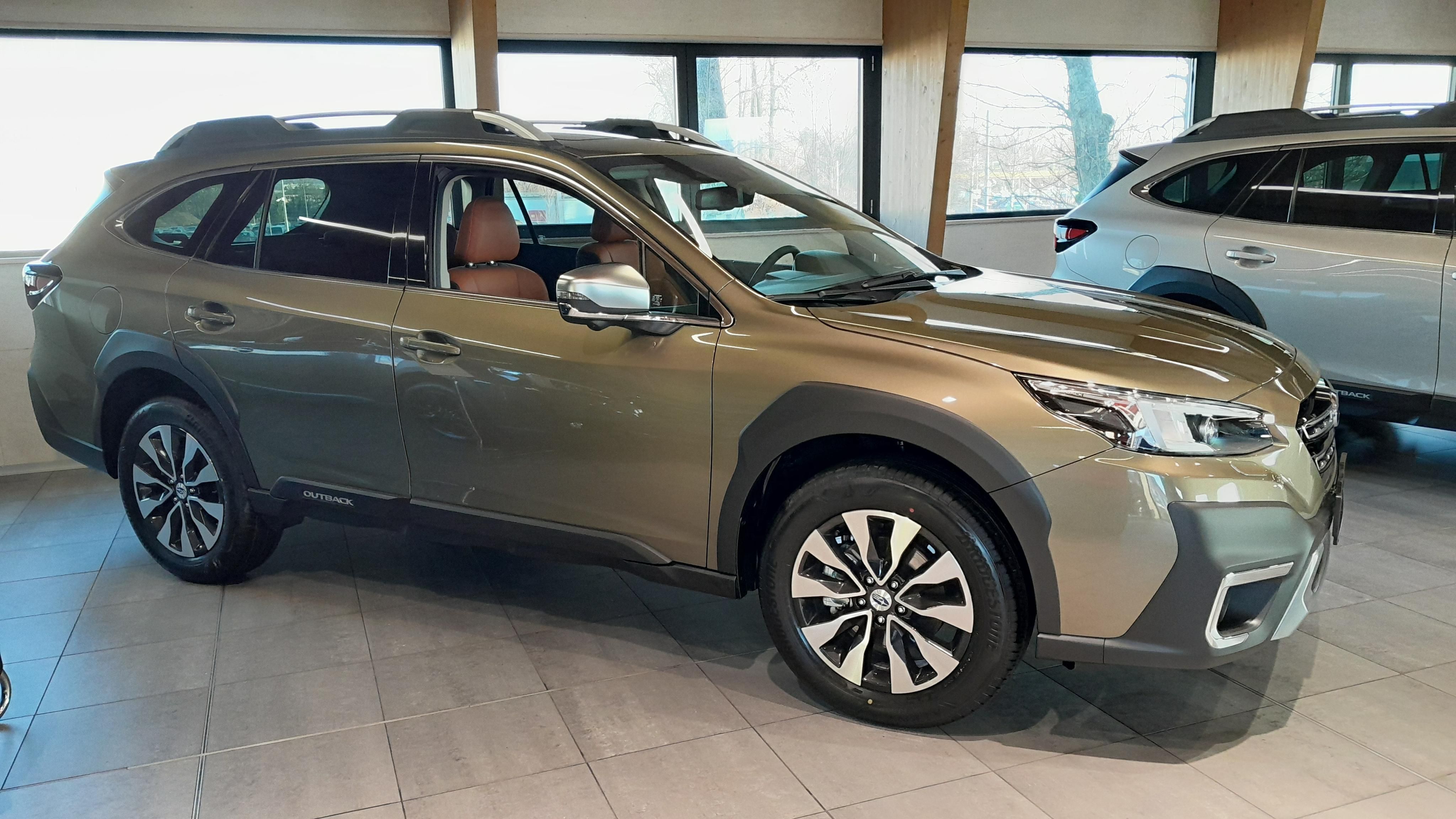 Subaru Outback, 2.5i Touring MY25,5 - fotka 2