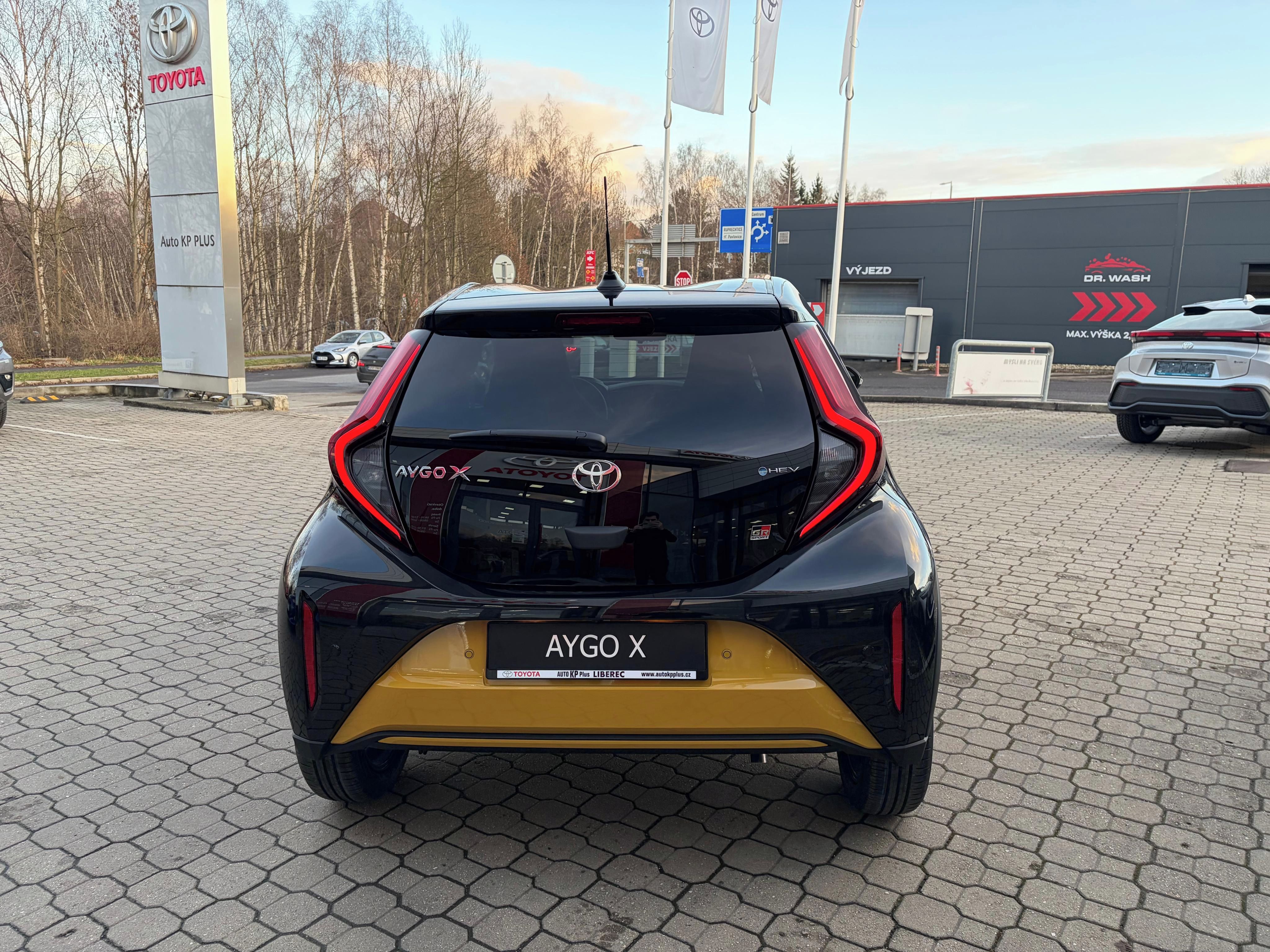 Toyota Aygo, 1,5 HEV 116k GR SPORT - fotka 5