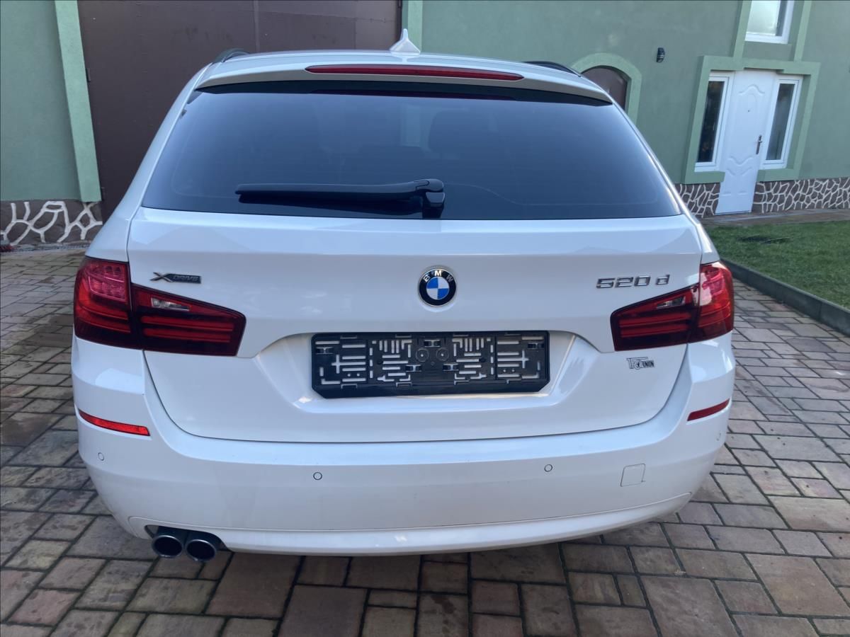 BMW Řada 5, 2,0 520d x-Drive Webasto - fotka 5