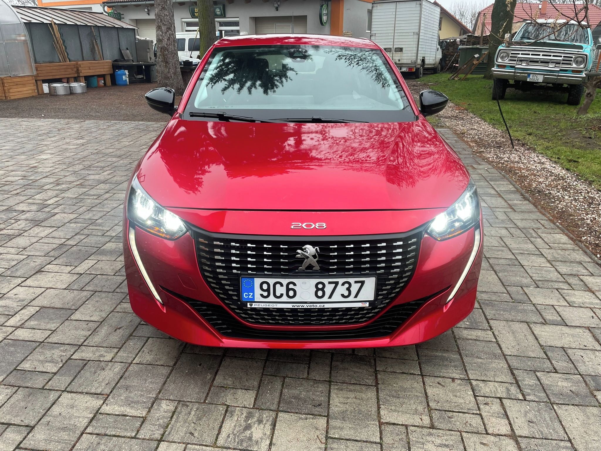 Peugeot 208, Peugeot 208 Benzín 74 kw turbo - fotka 2