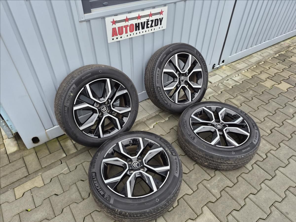 Citroën ë-C4, 100kW SHINE PLUS MAX VÝBAVA - fotka 2