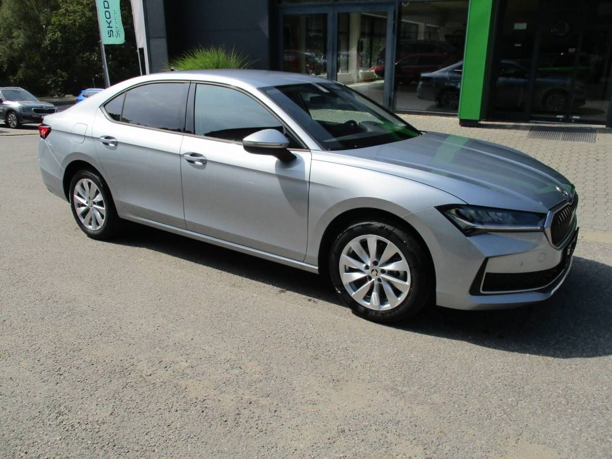 Škoda Superb, Selection Liftback 2,0TDI 110k - fotka 4