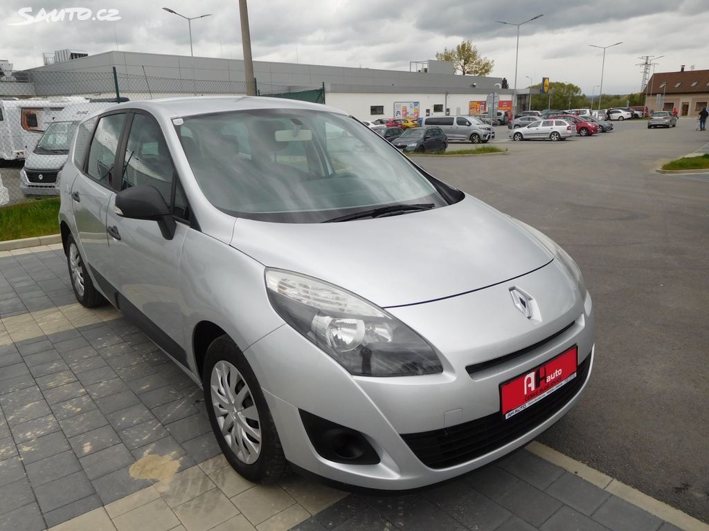 Renault Grand Scénic, 1.6i 16V, 81 kW, Klima - fotka 2