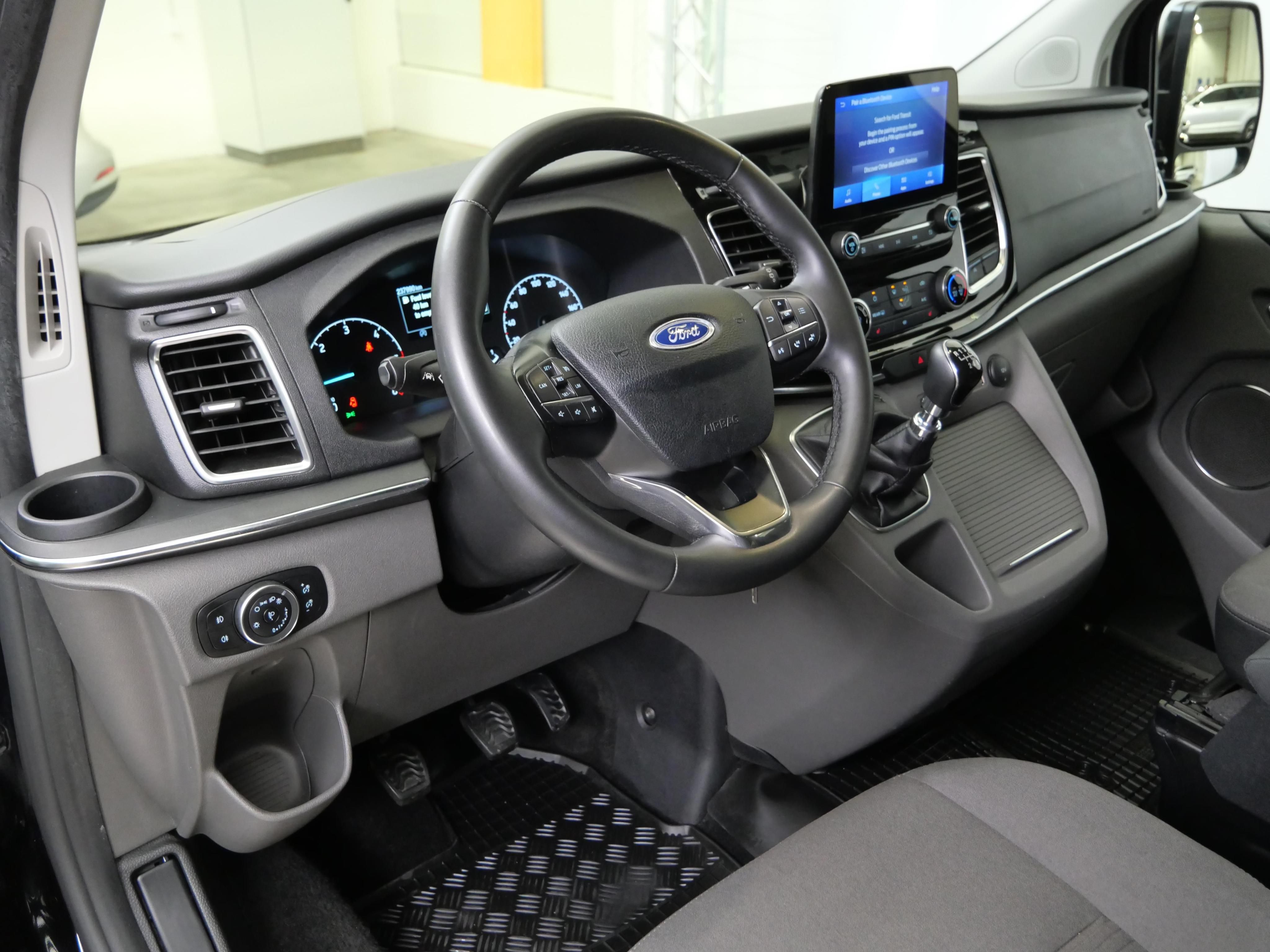 Ford Tourneo Custom, 2.0 EcoBlue 110 kW Titanium L2 - fotka 5
