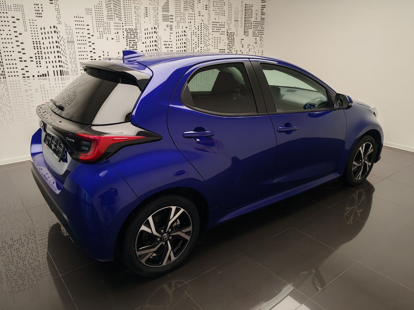 Toyota Yaris, 1.5 Hybrid e-CVT Style - fotka 4
