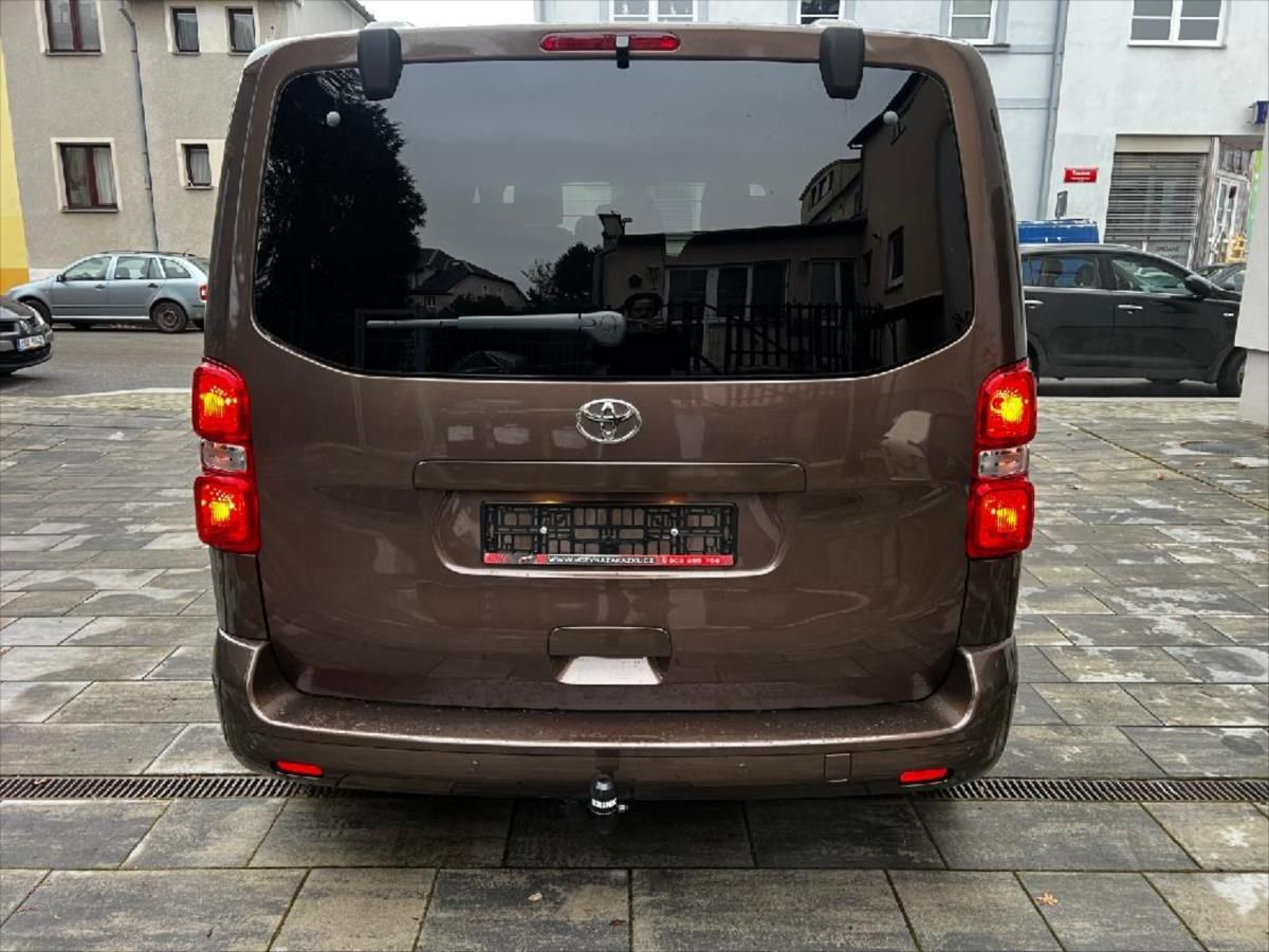 Toyota Proace Verso, 2,0 Diesel  Comfort Navi + - fotka 5