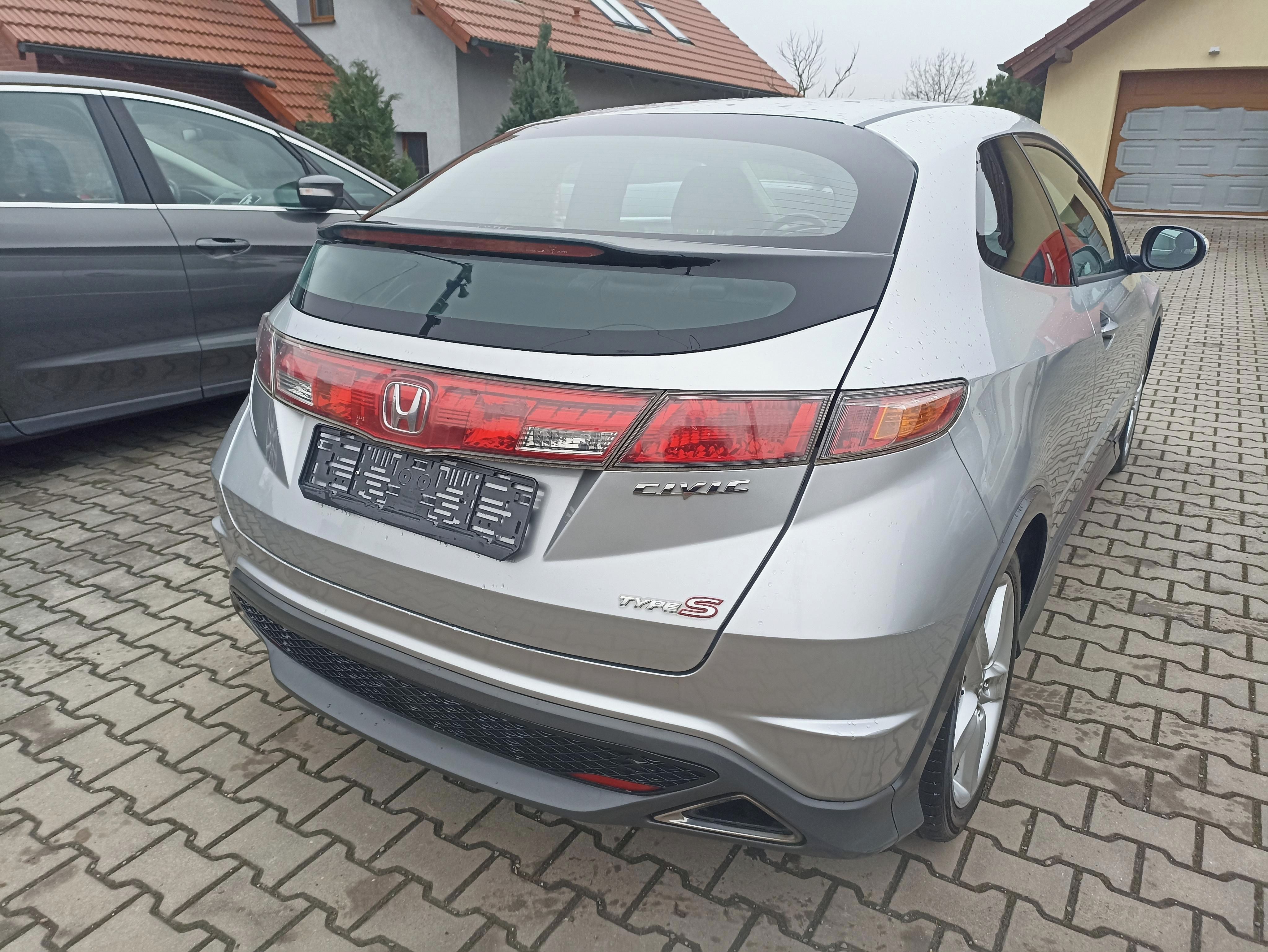 Honda Civic, 1.8 16v 3dv Type S - fotka 4