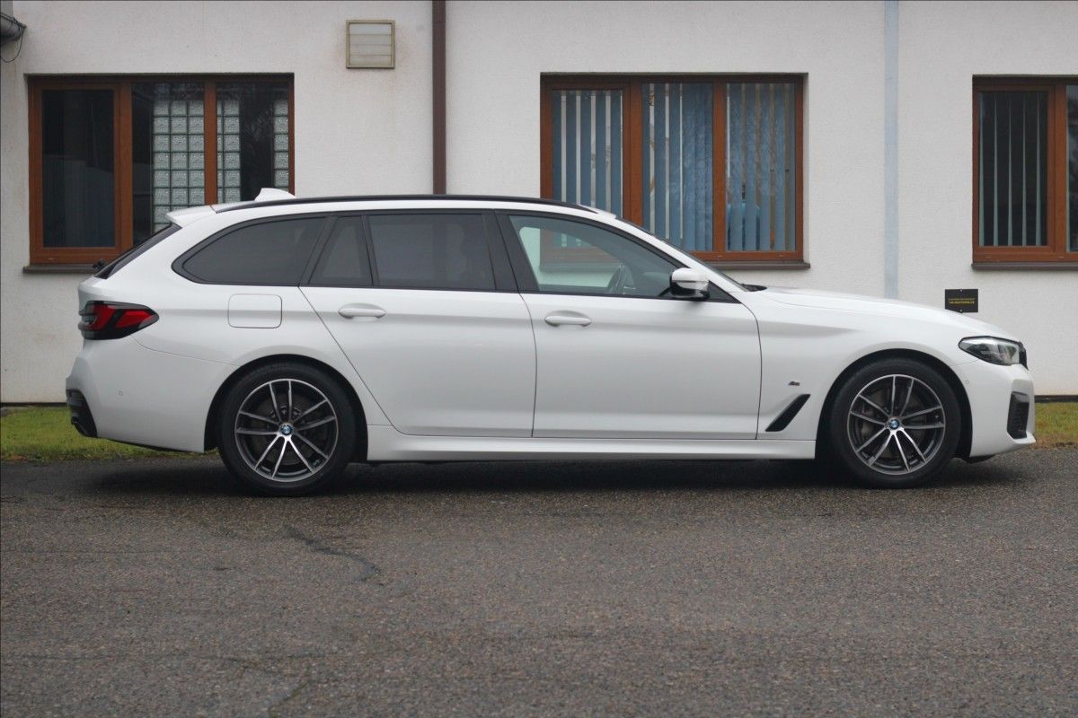BMW Řada 5, 530d xDrive MSport harman/kard - fotka 3