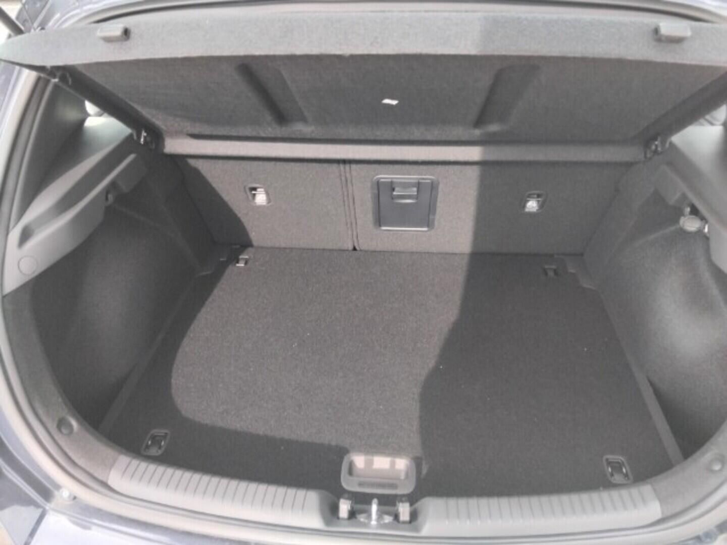 Hyundai i30, HB PD PE Style 1,5i 71 kW - fotka 6