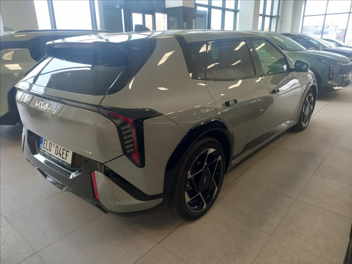 Kia EV4, 4x2 GT-LINE 150 KW - fotka 5