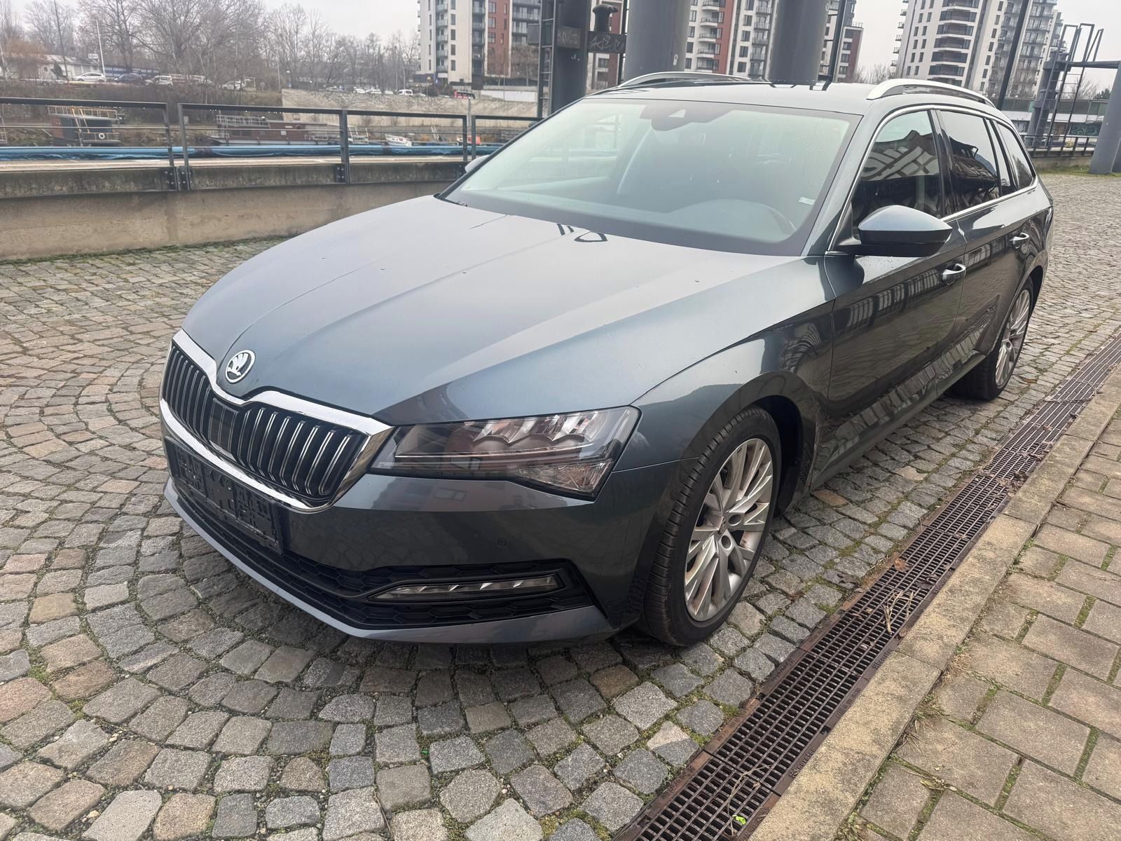 Škoda Superb, Skoda Superb Combi 2.0 TDI 4x4 - fotka 4