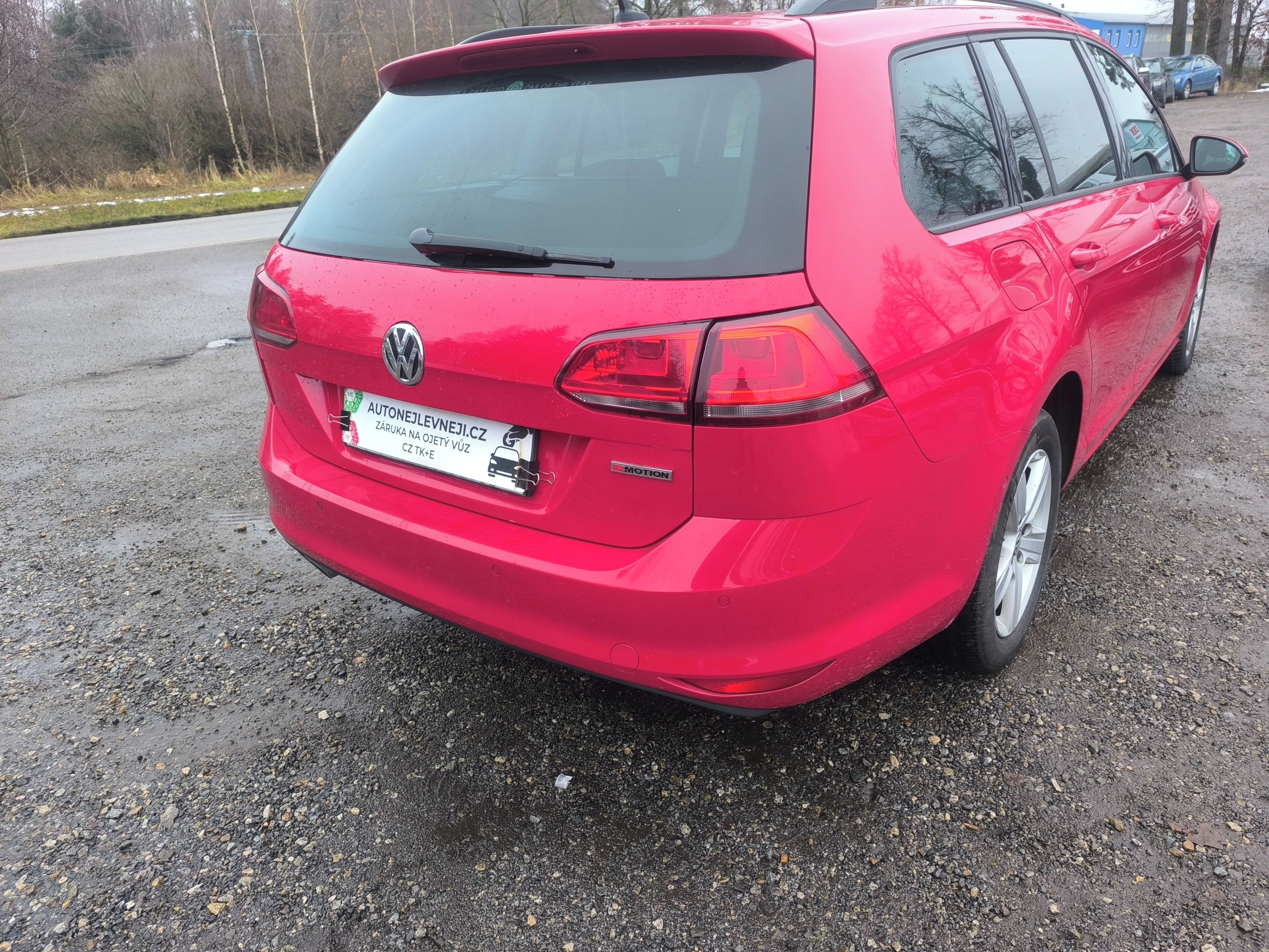 Volkswagen Golf, 2.0TDI4X4,VÝBAVA,KRÁSNÝ,SERVIS - fotka 4