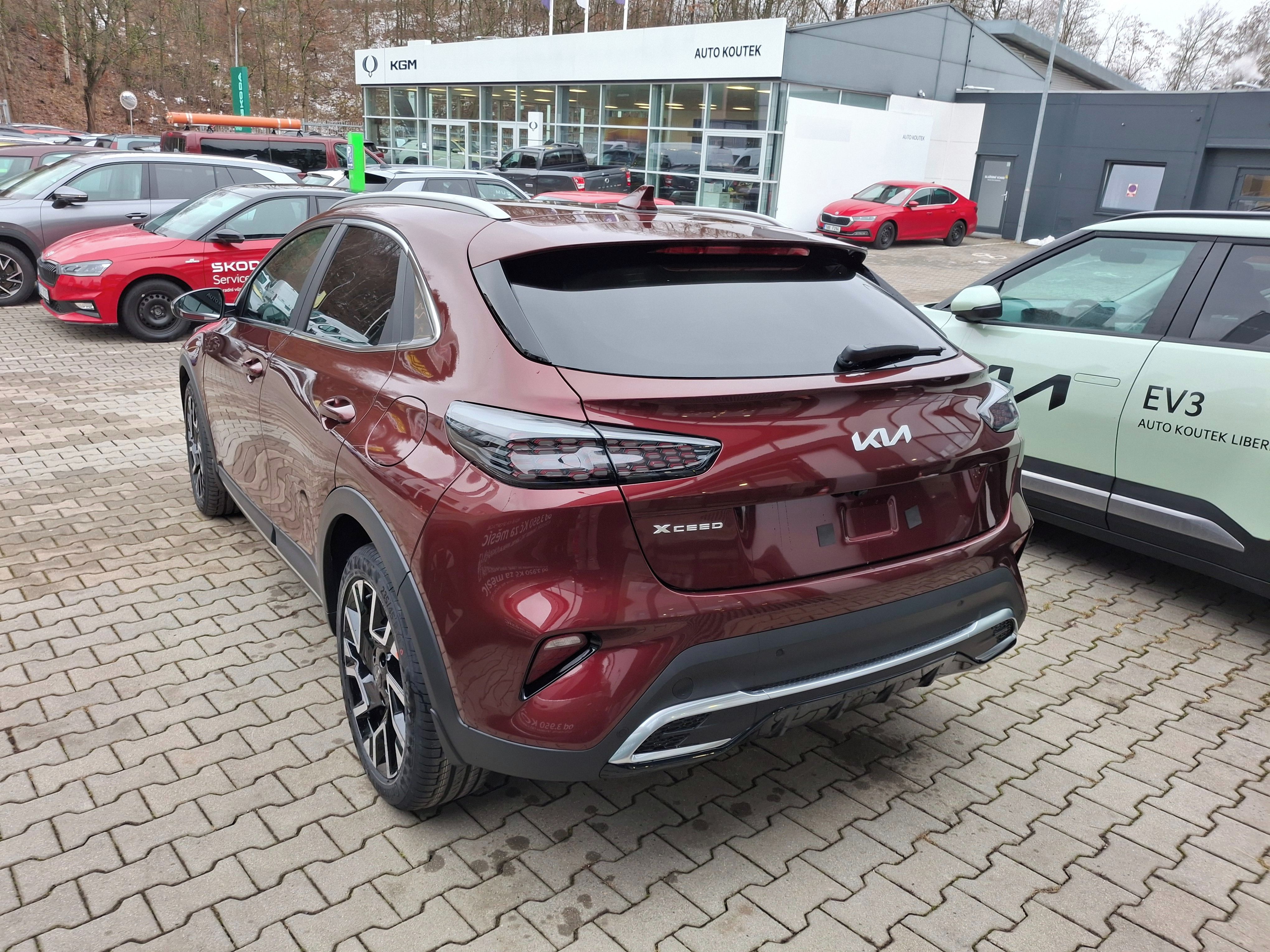 Kia XCee´d, 1,6 T-GDi 7DCT STEEL EDITION - fotka 6
