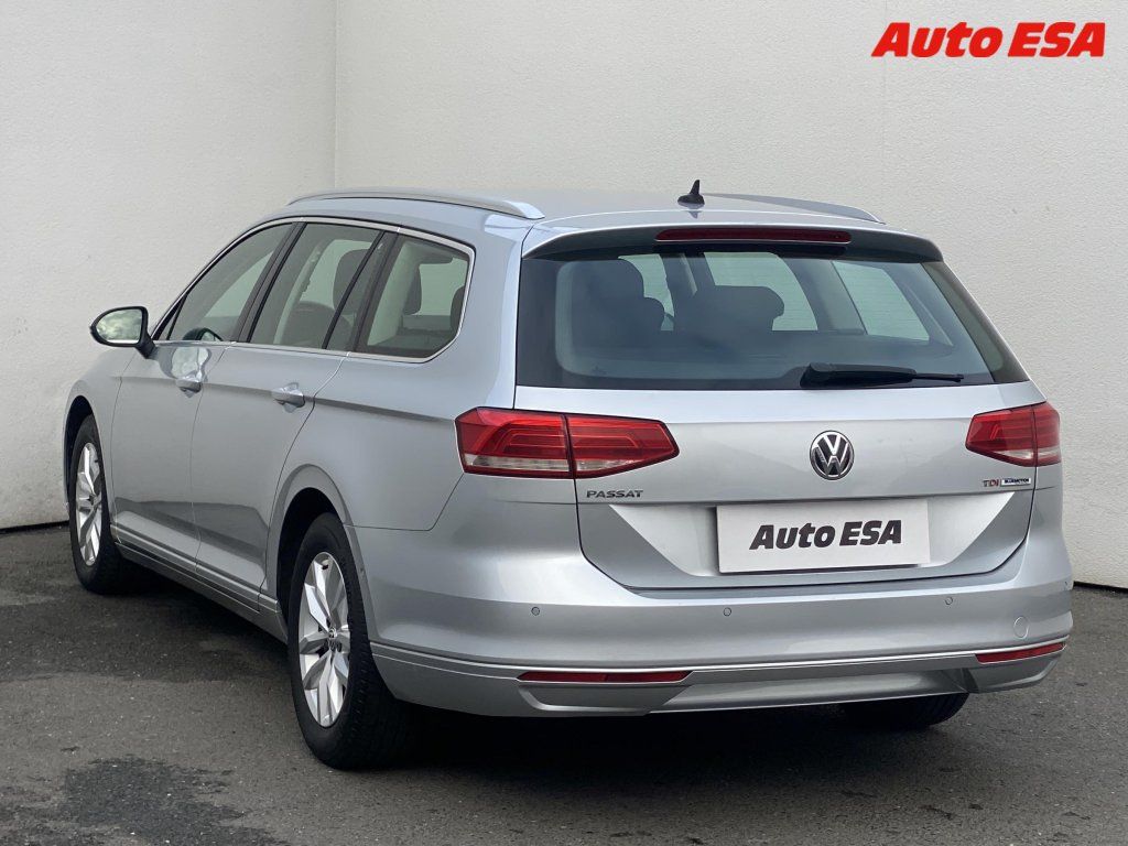 Volkswagen Passat, 1.6 TDI,DSG,navi,autoAC - fotka 6