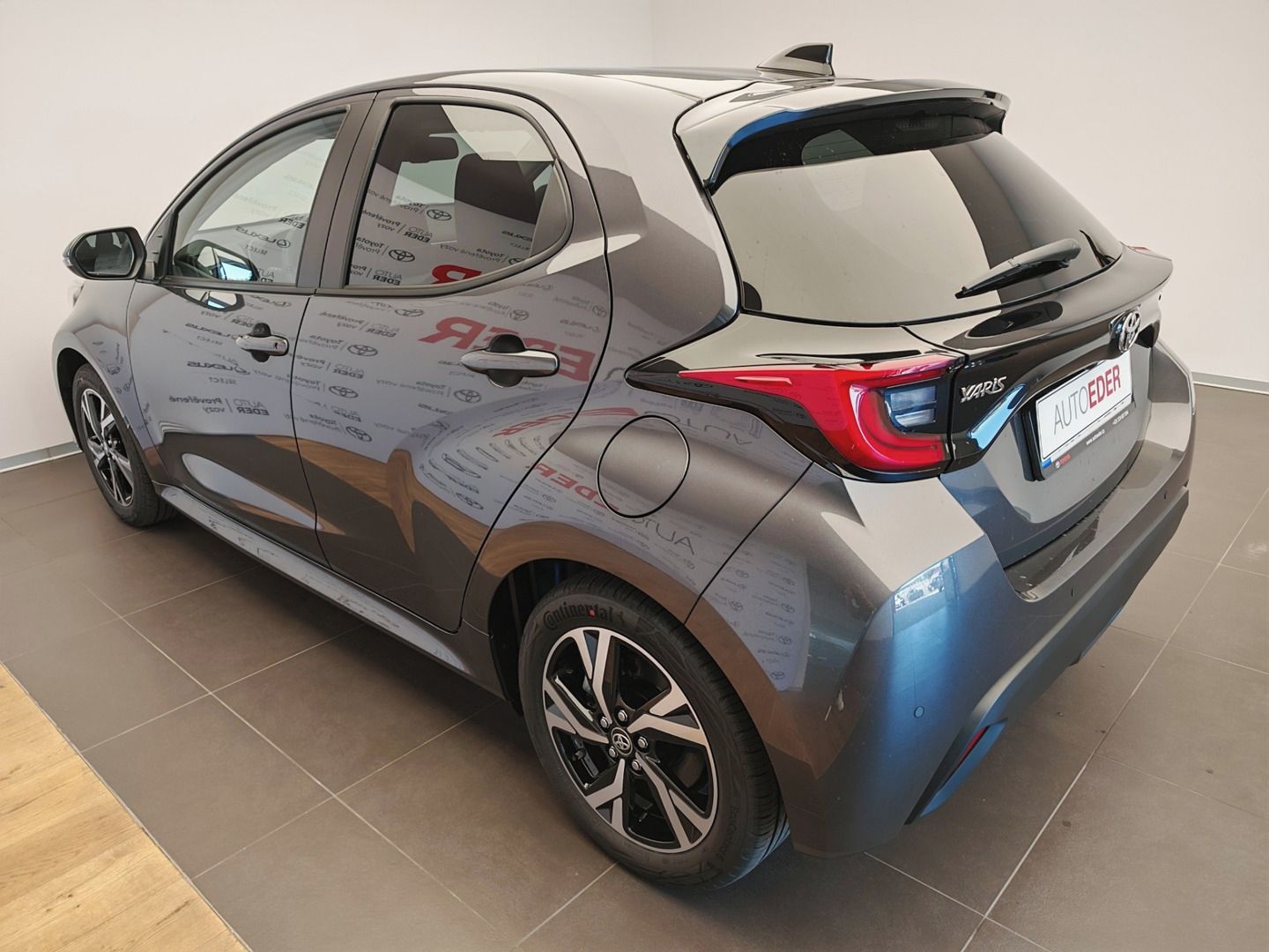 Toyota Yaris, 1.5 Hybrid Style - fotka 6