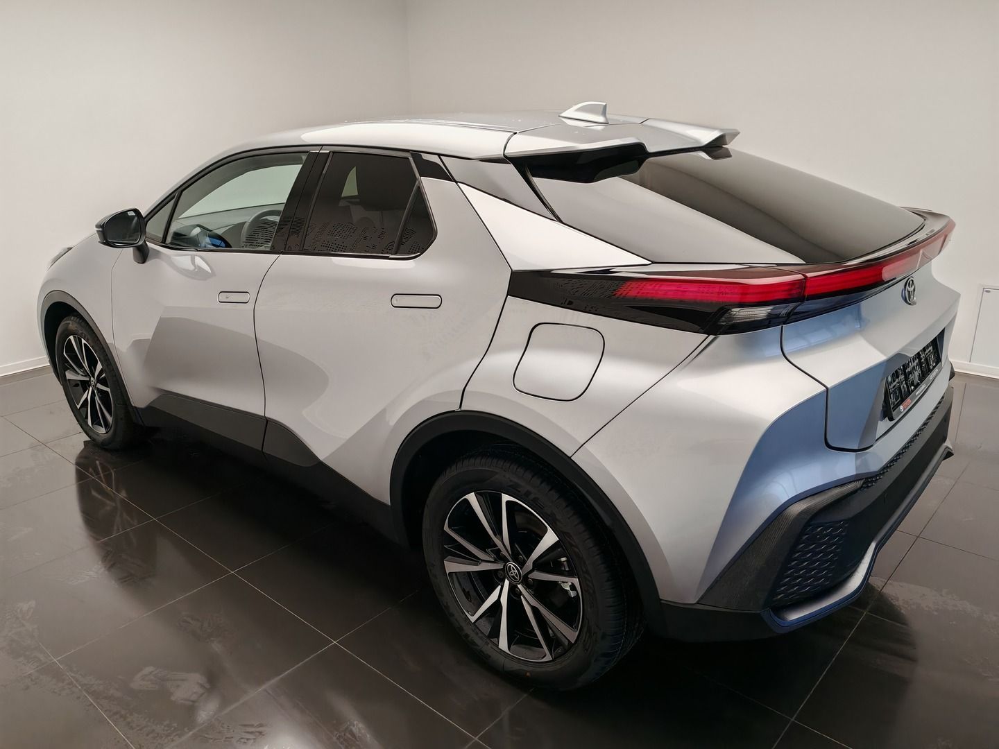 Toyota C-HR, 2.0 Hybrid E-CVT Style - fotka 6