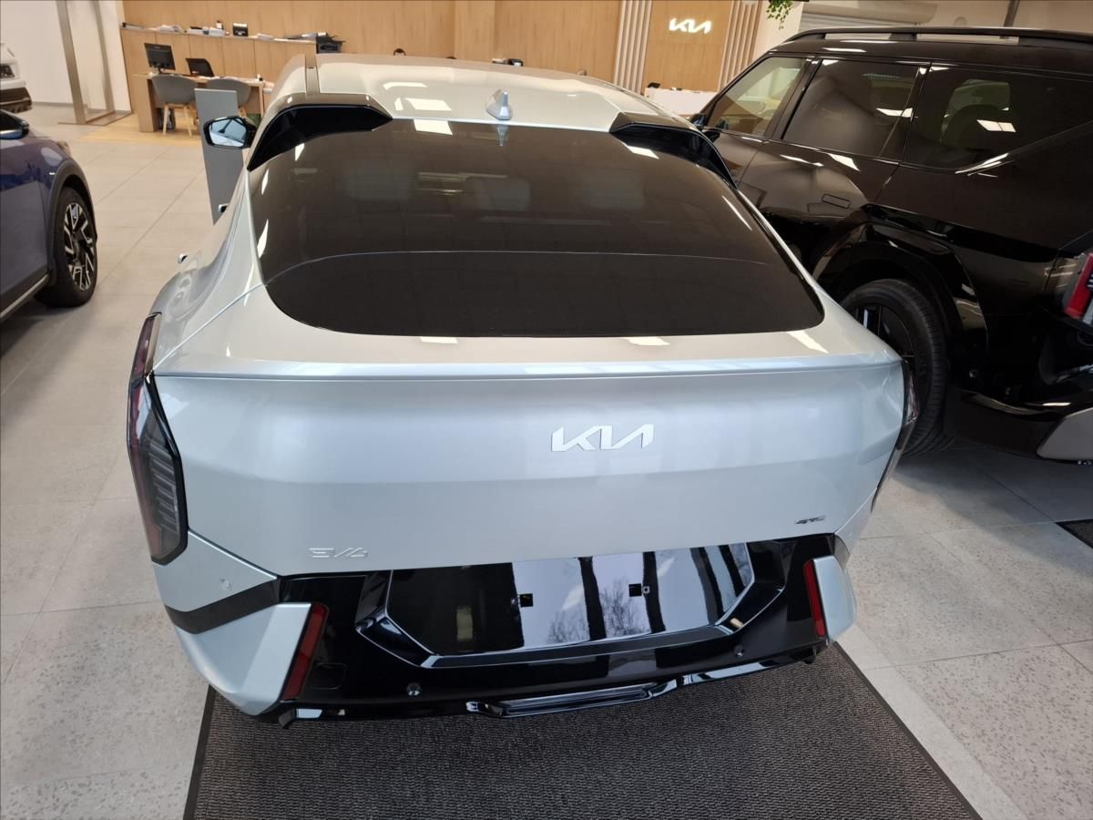 Kia EV4, GT-LINE 150 KW V2L 2025 - fotka 2