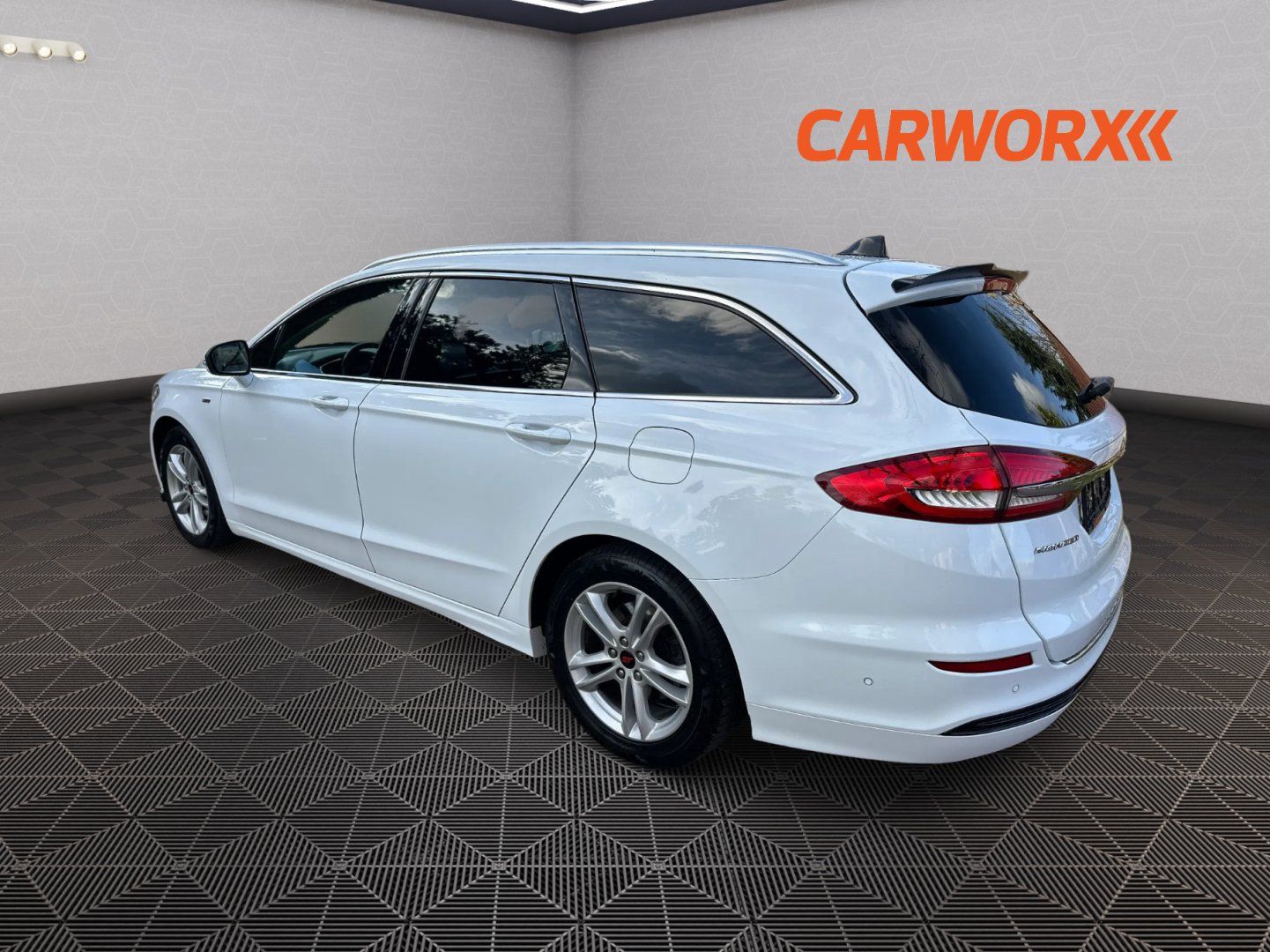 Ford Mondeo, 1.5EcoBoost 121kw ST-Line - fotka 5