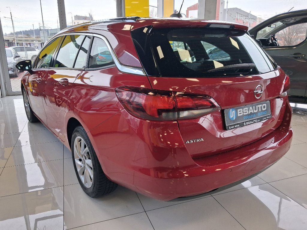 Opel Astra, 1.5CDTi 90kW Automat 2021 - fotka 4