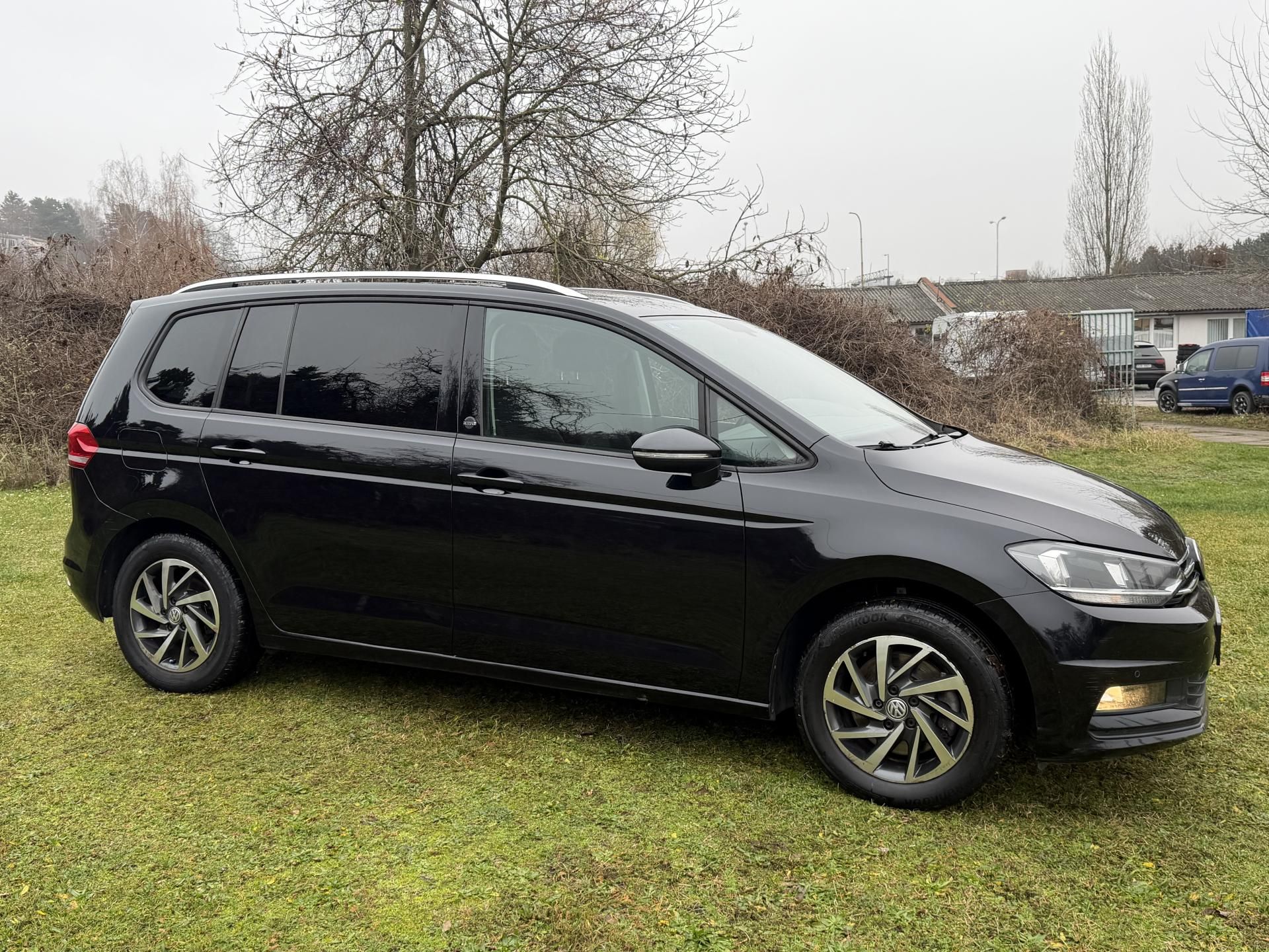 Volkswagen Touran, 1,4 TSI - PARK. KAMERA - fotka 4
