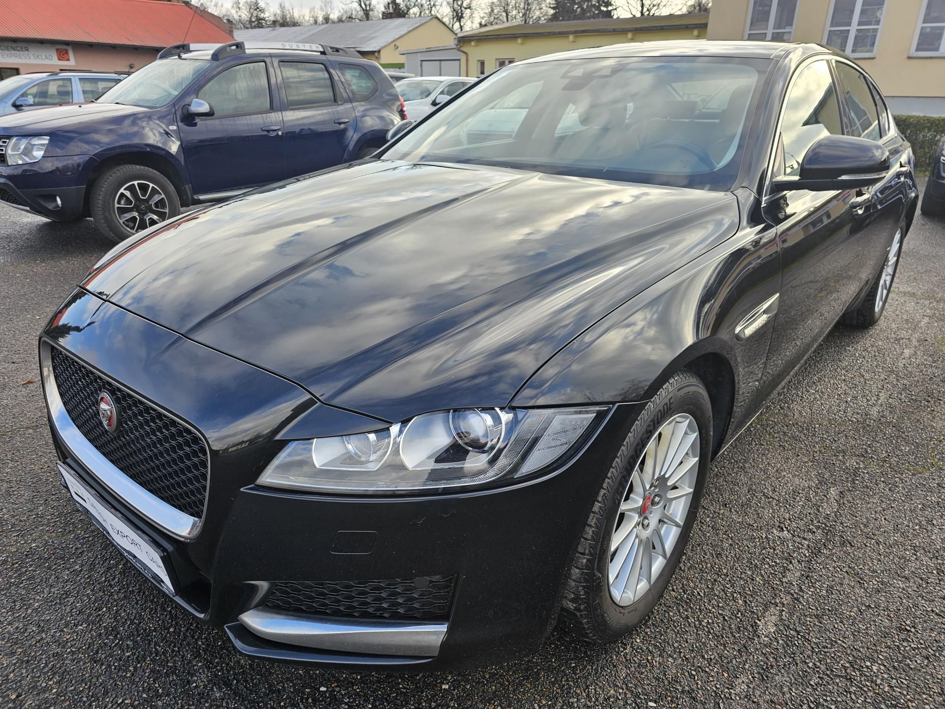 Jaguar XF, 2.0 25D 177kW 2019,VÝHŘEV,KŮŽE - fotka 2