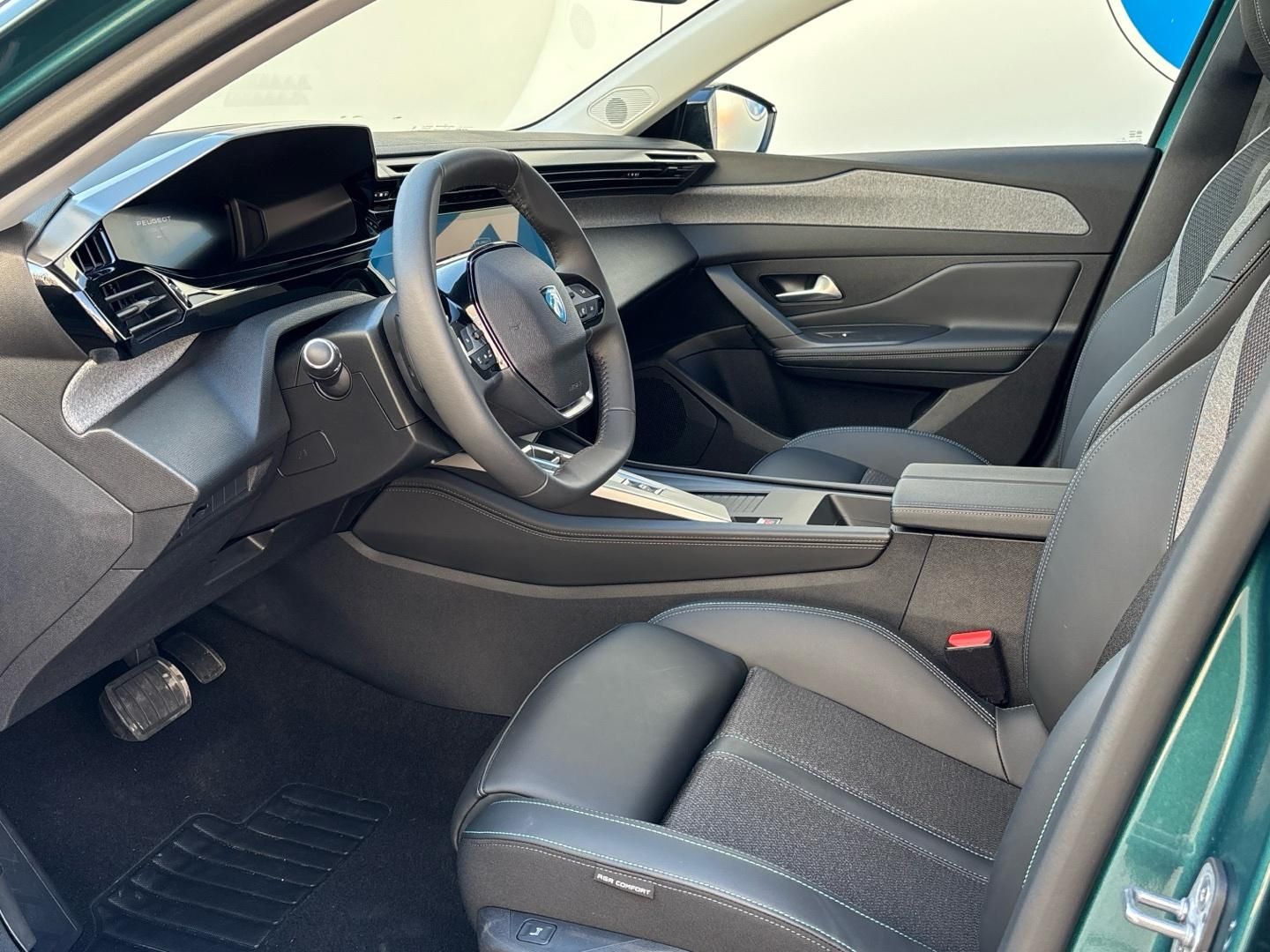 Peugeot 308, SW Allure 130 EAT8 + Pakety - fotka 6