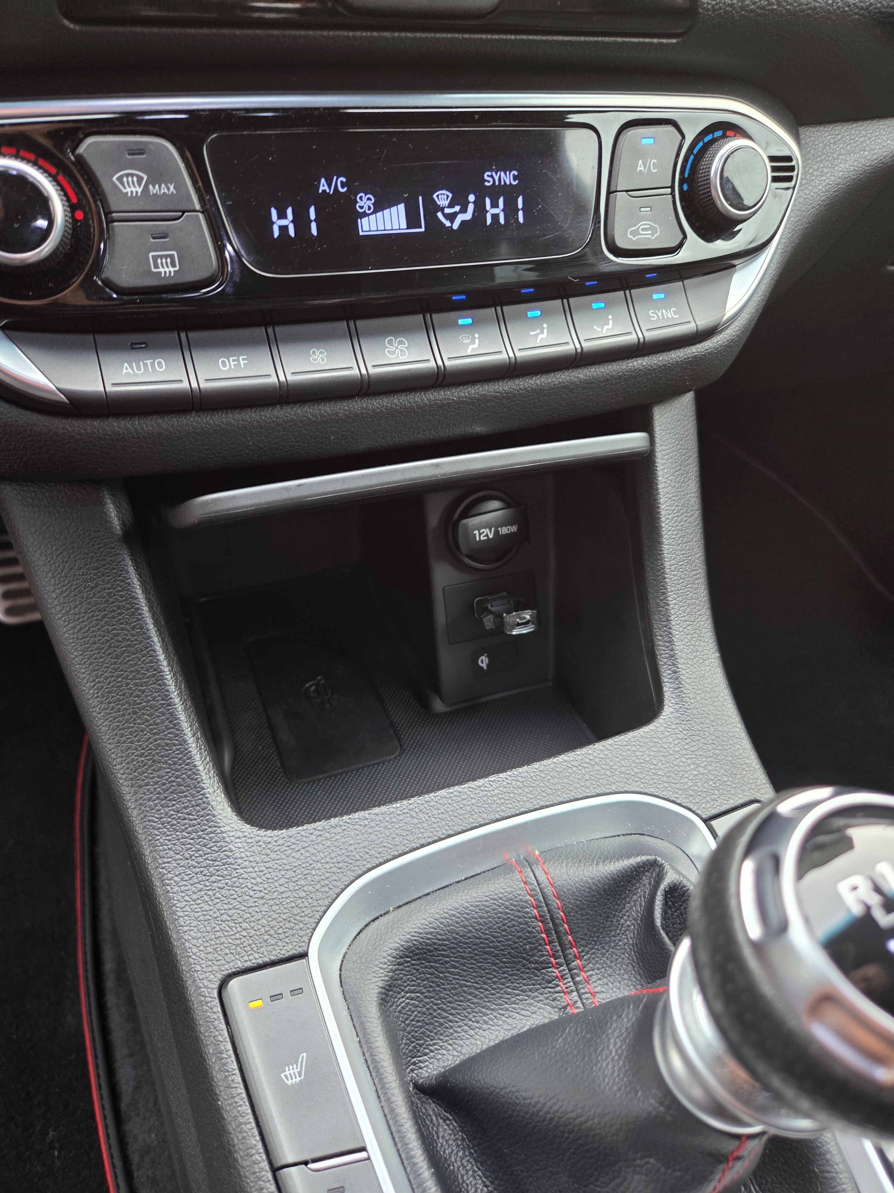 Hyundai i30, Hyundai i30 1.6 Nafta - fotka 5