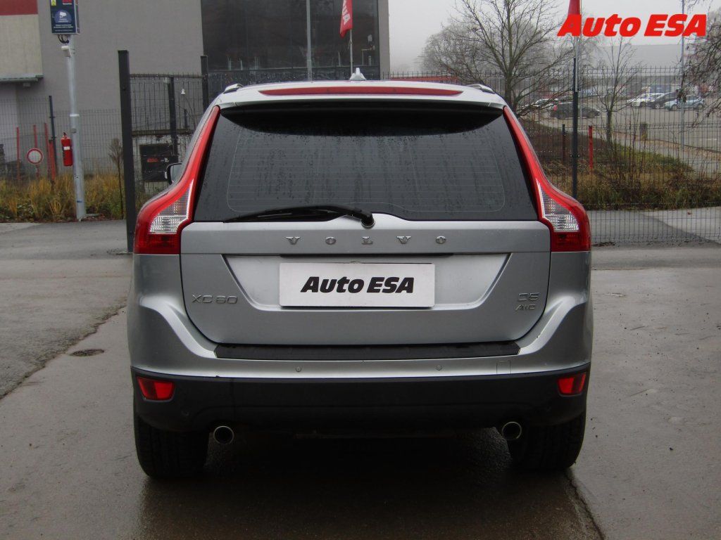 Volvo XC60, 2.4 D 4x4,xenon,kůže - fotka 5
