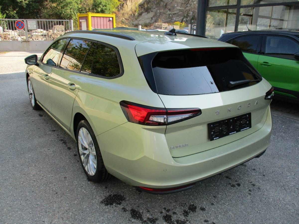 Škoda Superb, Combi Selection 2,0TDI 110kW D - fotka 6