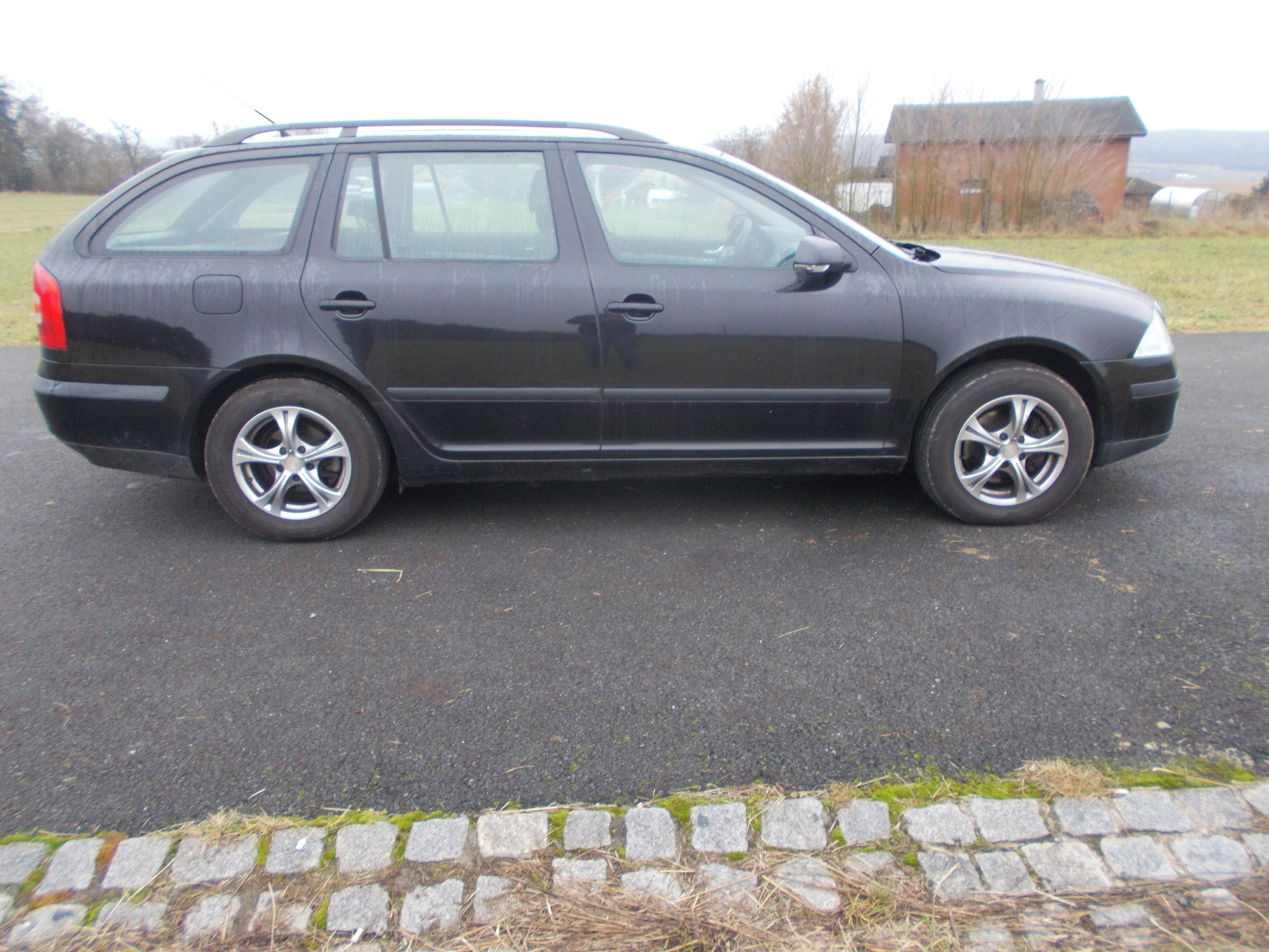 Škoda Octavia, 2,0 110 KW 127 000 km nová STK - fotka 6