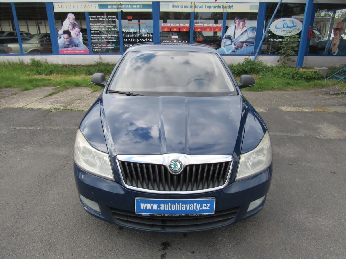 Škoda Octavia, 1,6 TDi 77kW Sedan - fotka 2