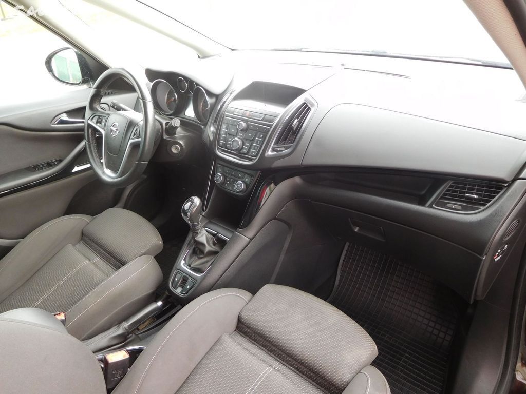 Opel Zafira, Tourer 2.0CDTi, 96kW, 7.Míst - fotka 6