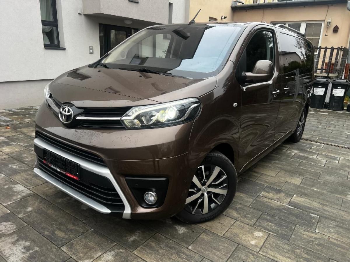 Toyota Proace Verso, 2,0 Diesel  Comfort Navi + - fotka 2