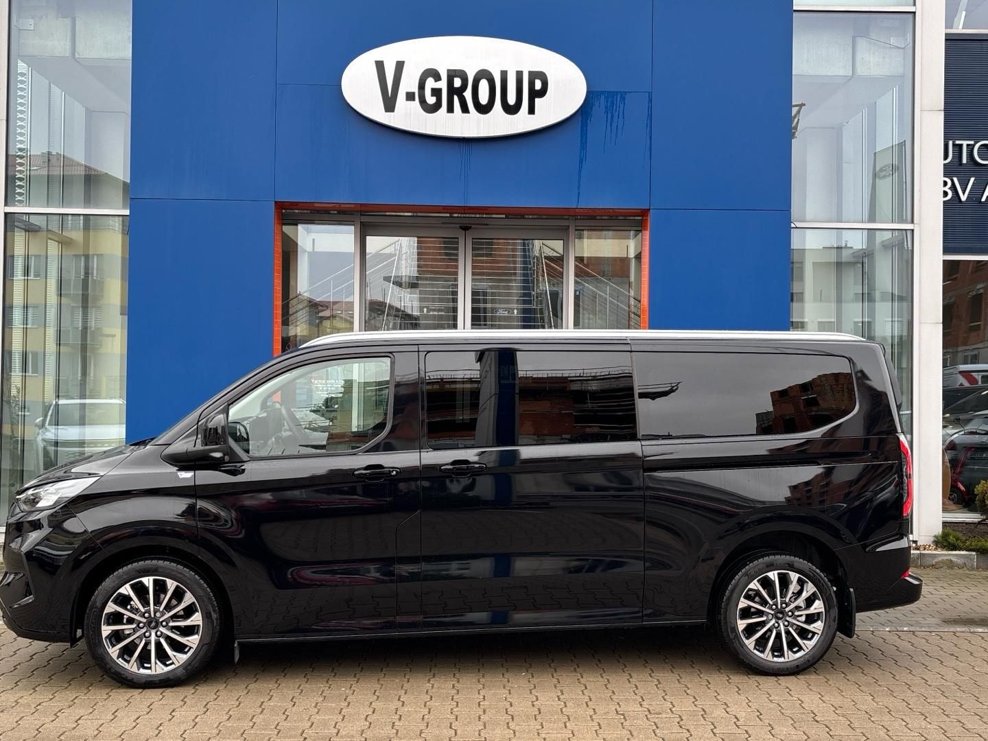 Ford Tourneo Custom, 2.0 125kW L2 Titanium X AWD - fotka 5
