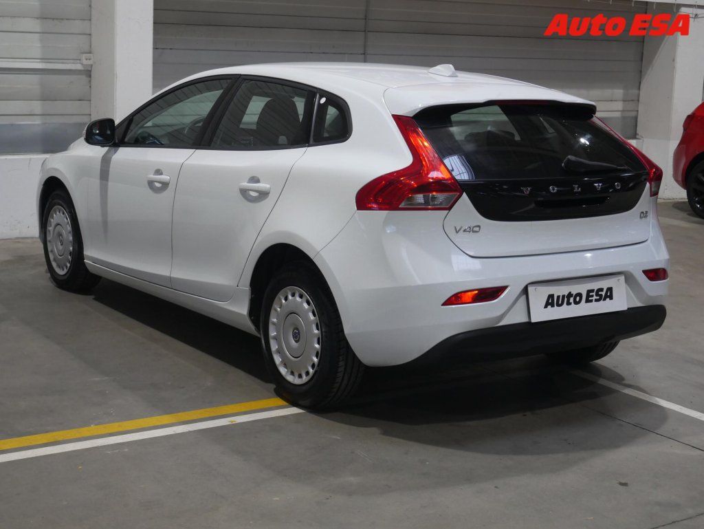 Volvo V40, 1.6 D,AC - fotka 6