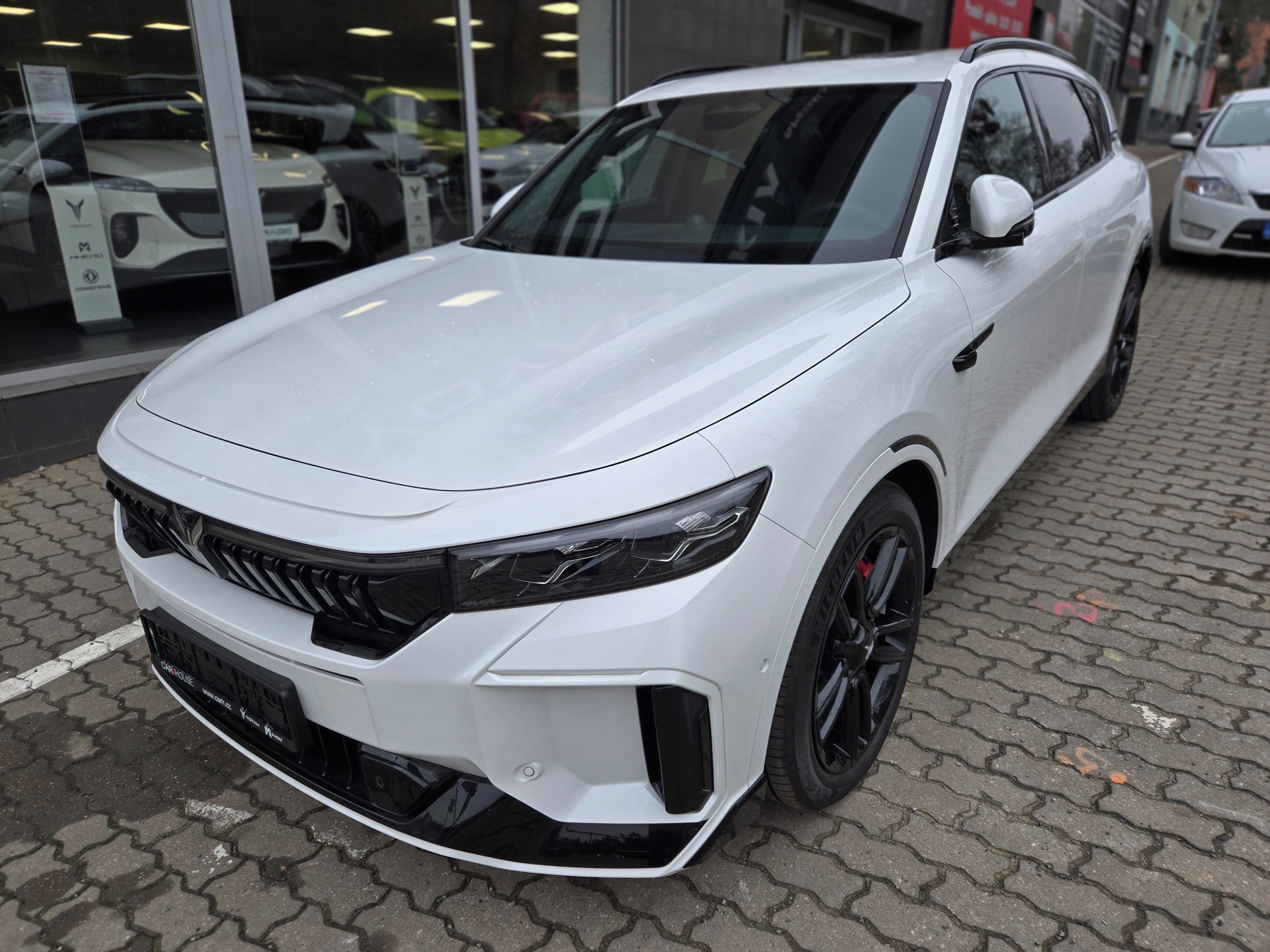 Voyah, FREE REV318 AWD HYBRID - fotka 2