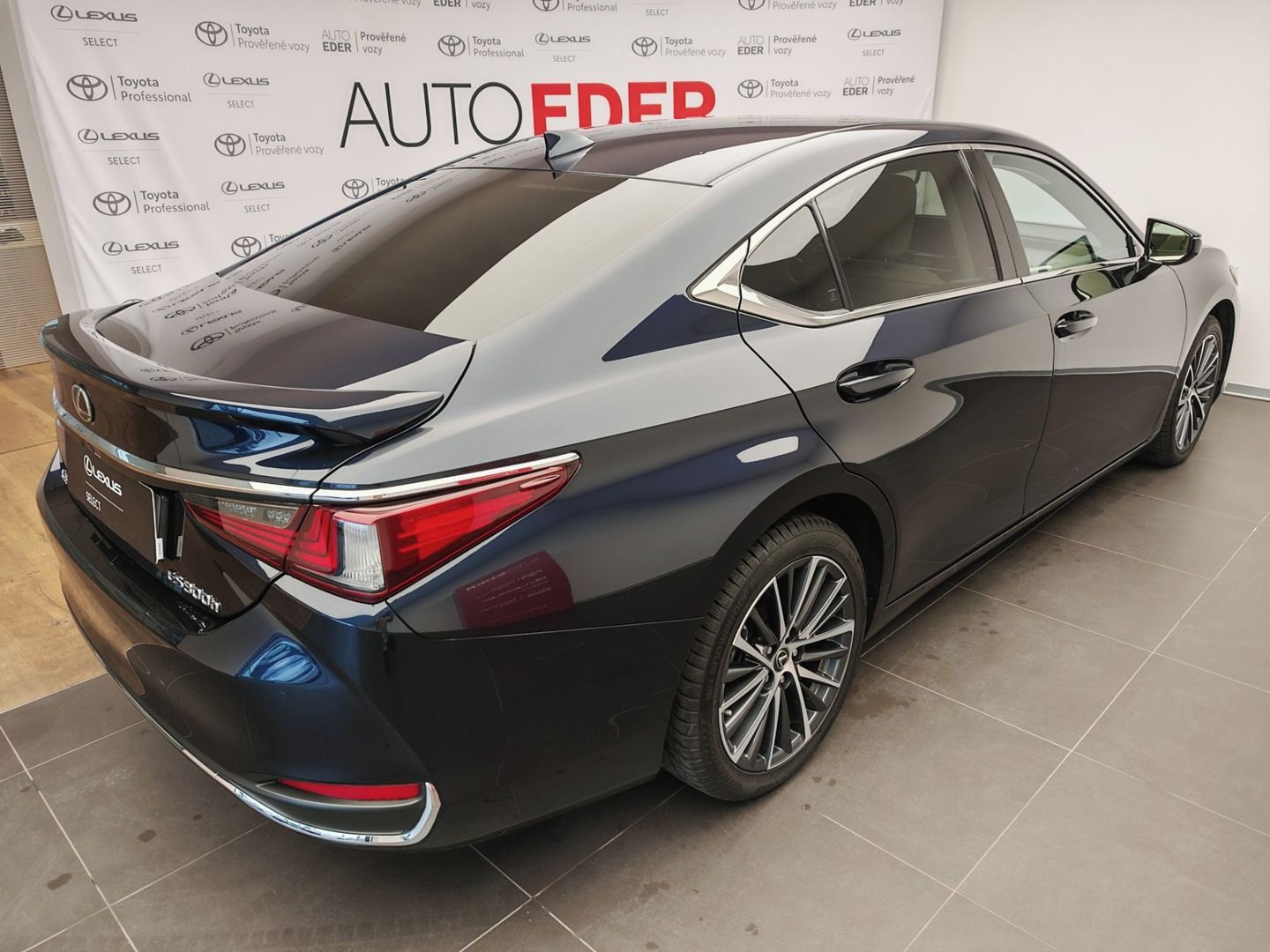 Lexus ES 300h, LEXUS ES 300h Prestige Plus - fotka 4