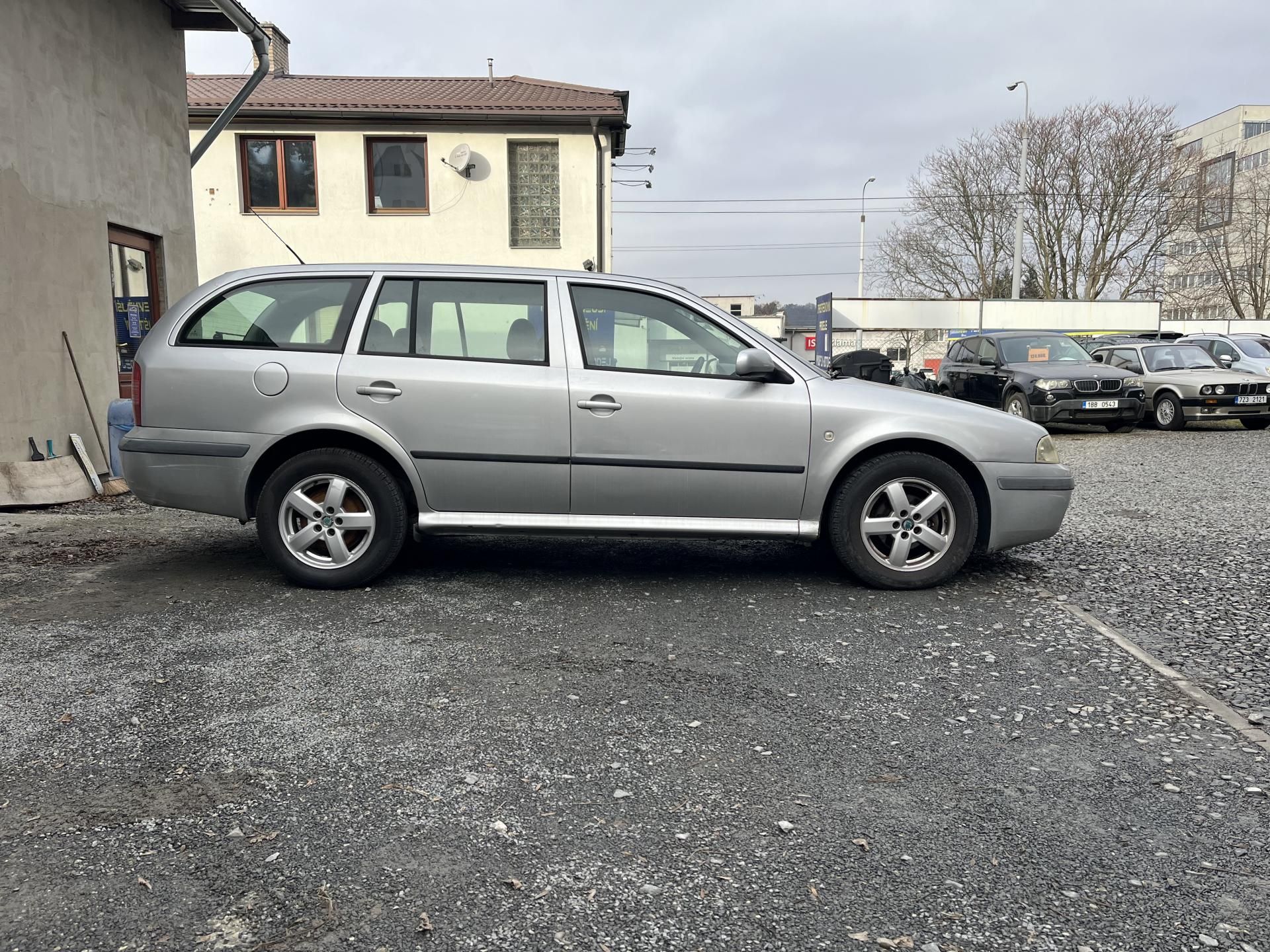 Škoda Octavia, 1,6i 75 Kw Dig.Klima ASR - fotka 4