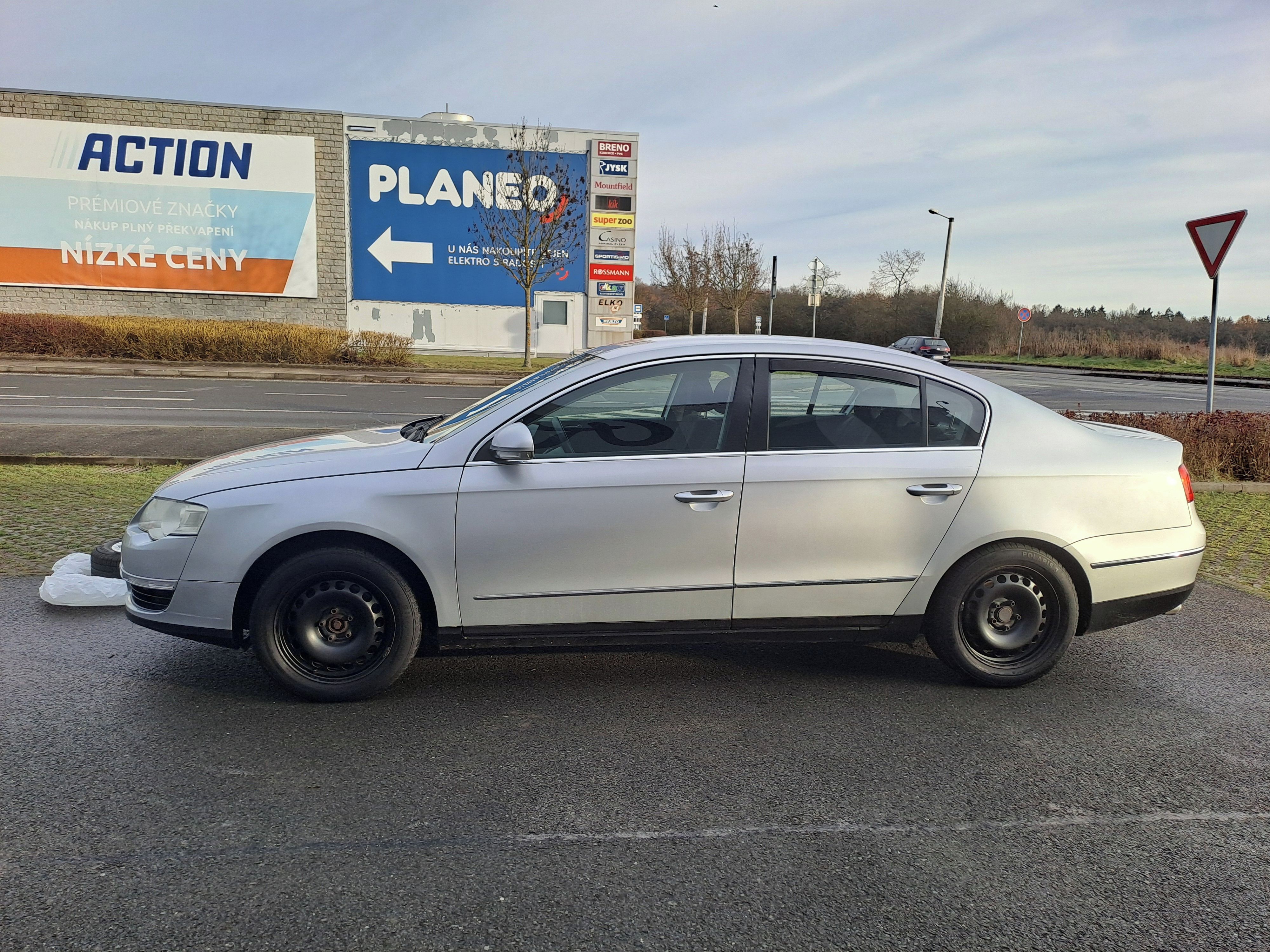 Volkswagen Passat, 2.0FSI 110KW PRAVIDELNÝ SERVIS - fotka 4