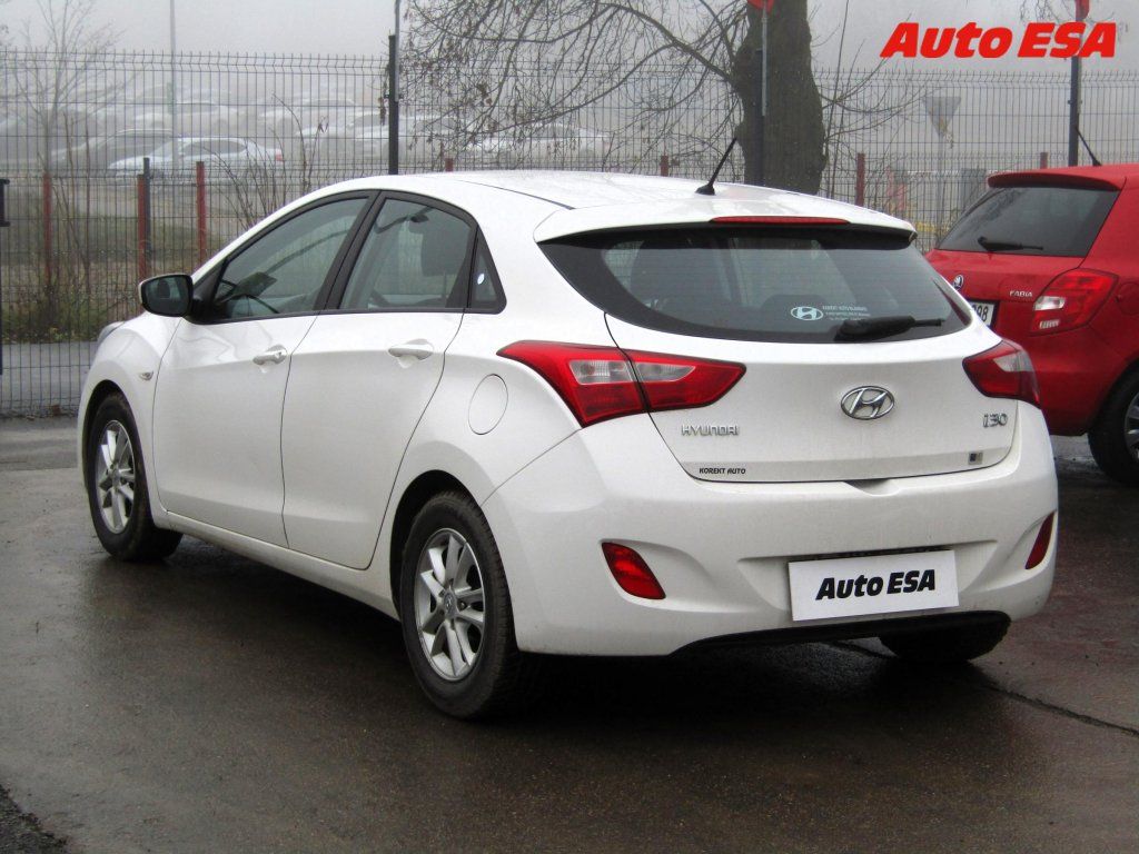 Hyundai i30, 1.6 CVVT,1.maj,ČR,AC - fotka 6