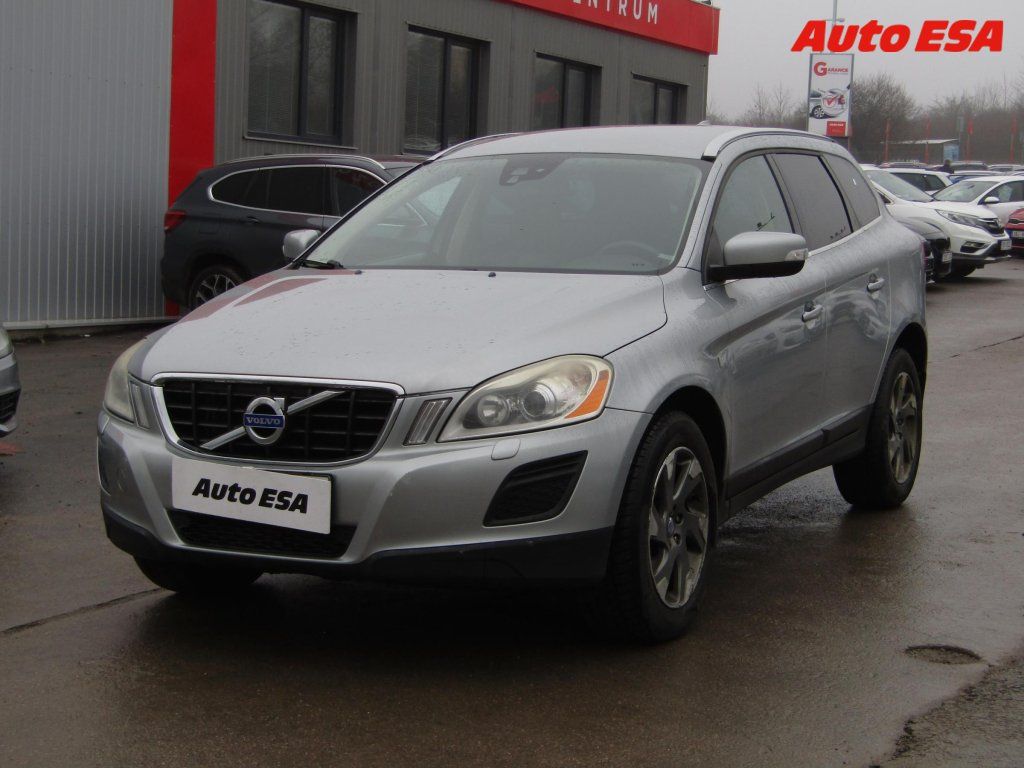 Volvo XC60, 2.4 D 4x4,xenon,kůže - fotka 3