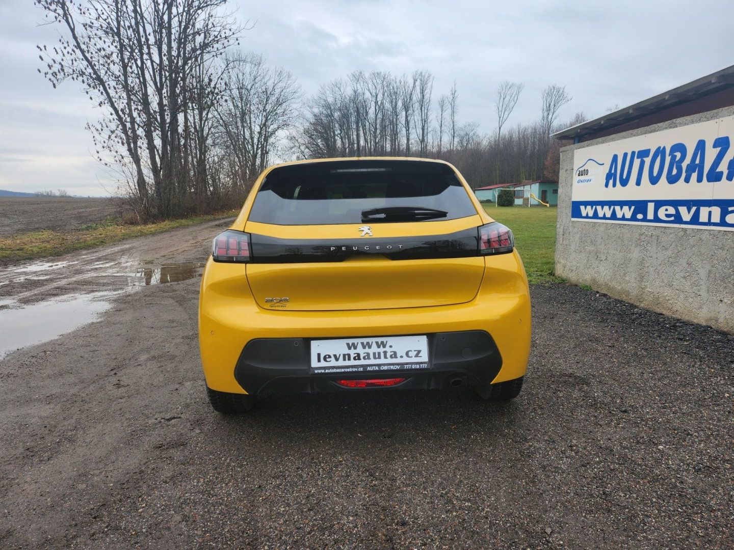 Peugeot 208, 1.2  74 kw - fotka 6