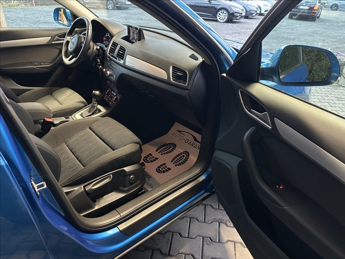 Audi Q3, 2,0 TDi 135kW QUATTRO S-LINE - fotka 6