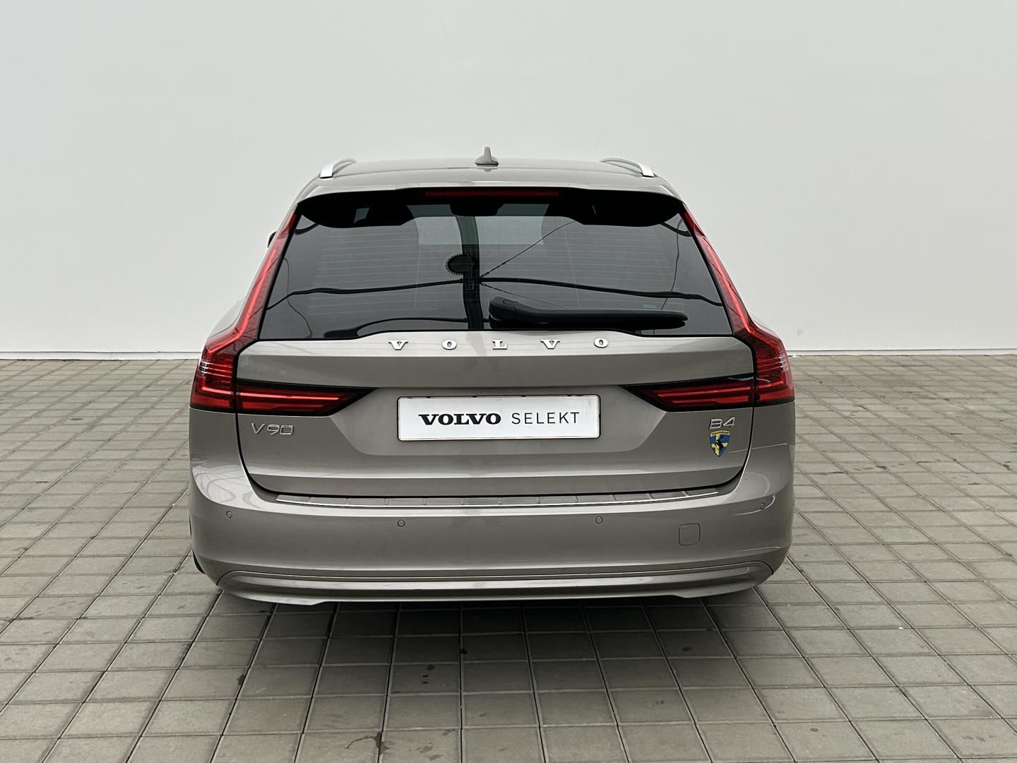 Volvo V90, 2.0B4 145kW Momentum PRO - fotka 6