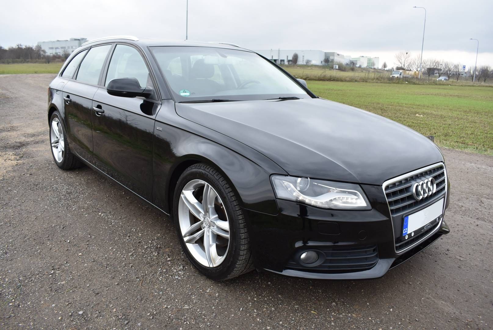 Audi A4 Avant, 2,0 TDI S-LINE,NAVI,SERVISKA - fotka 6