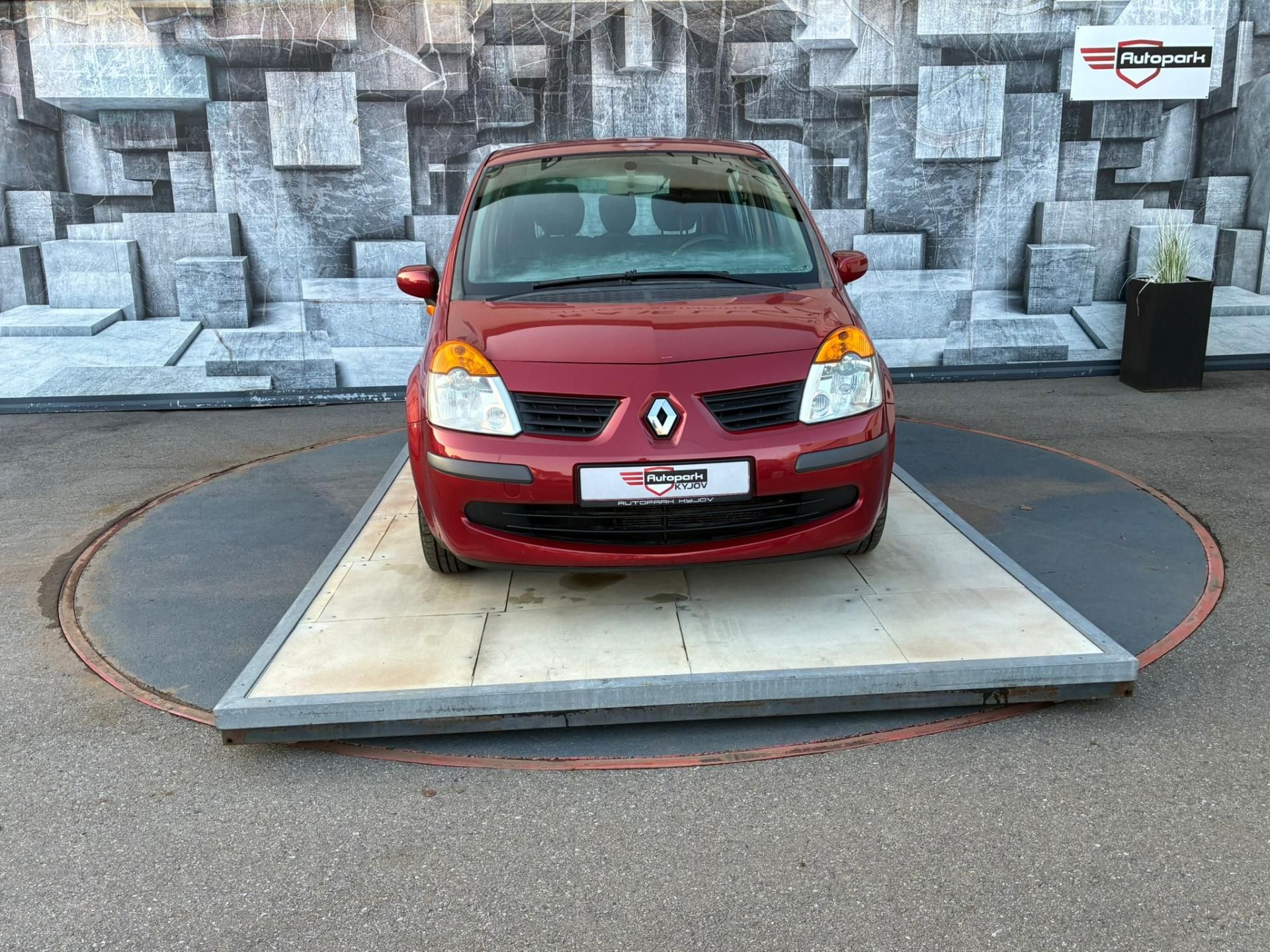 Renault Modus, 1.2i 55KW, VYHŘIVANÉ SEDADLA - fotka 2