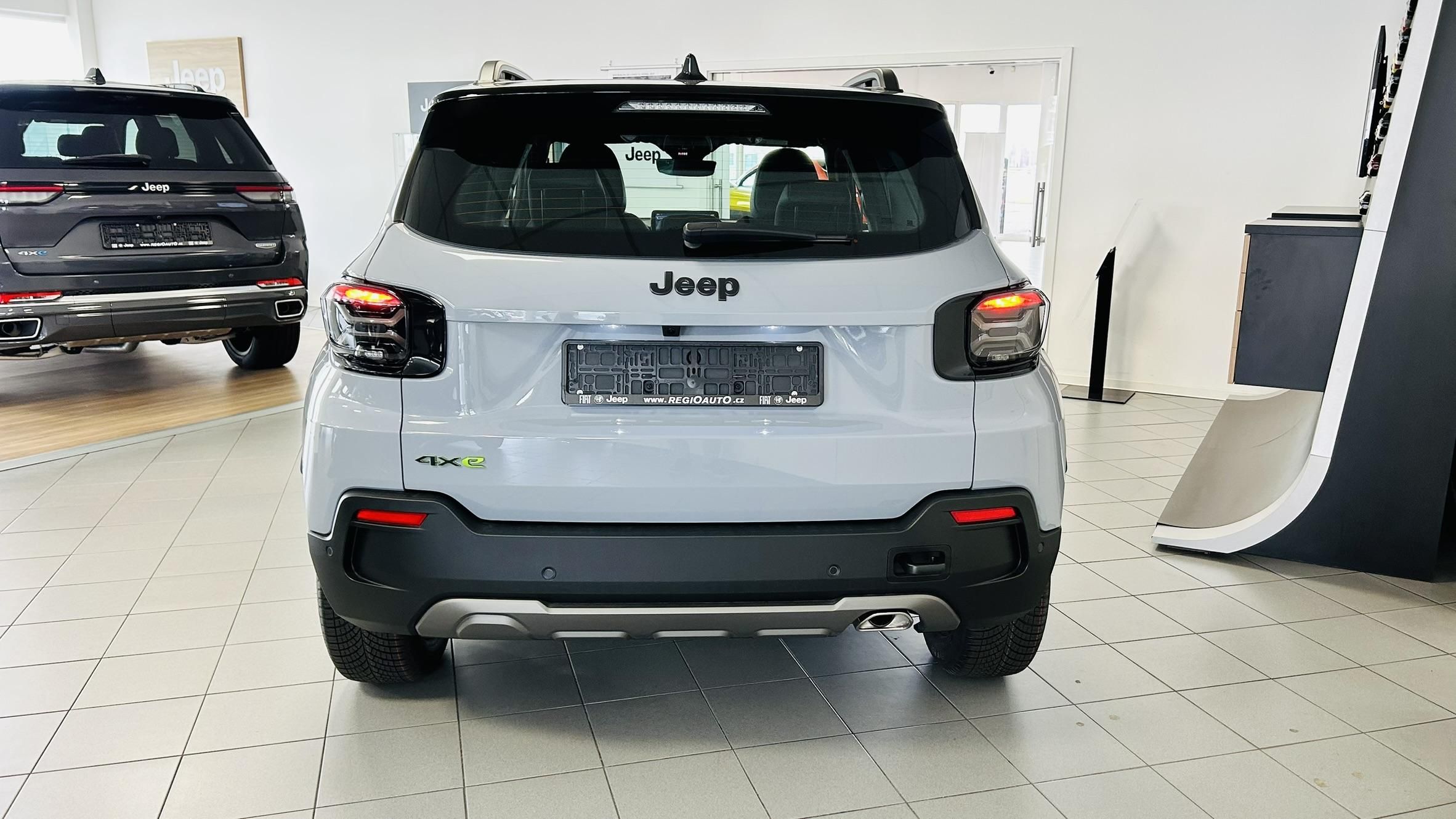 Jeep Avenger, 1.2i 145k 4xe Upland - fotka 3