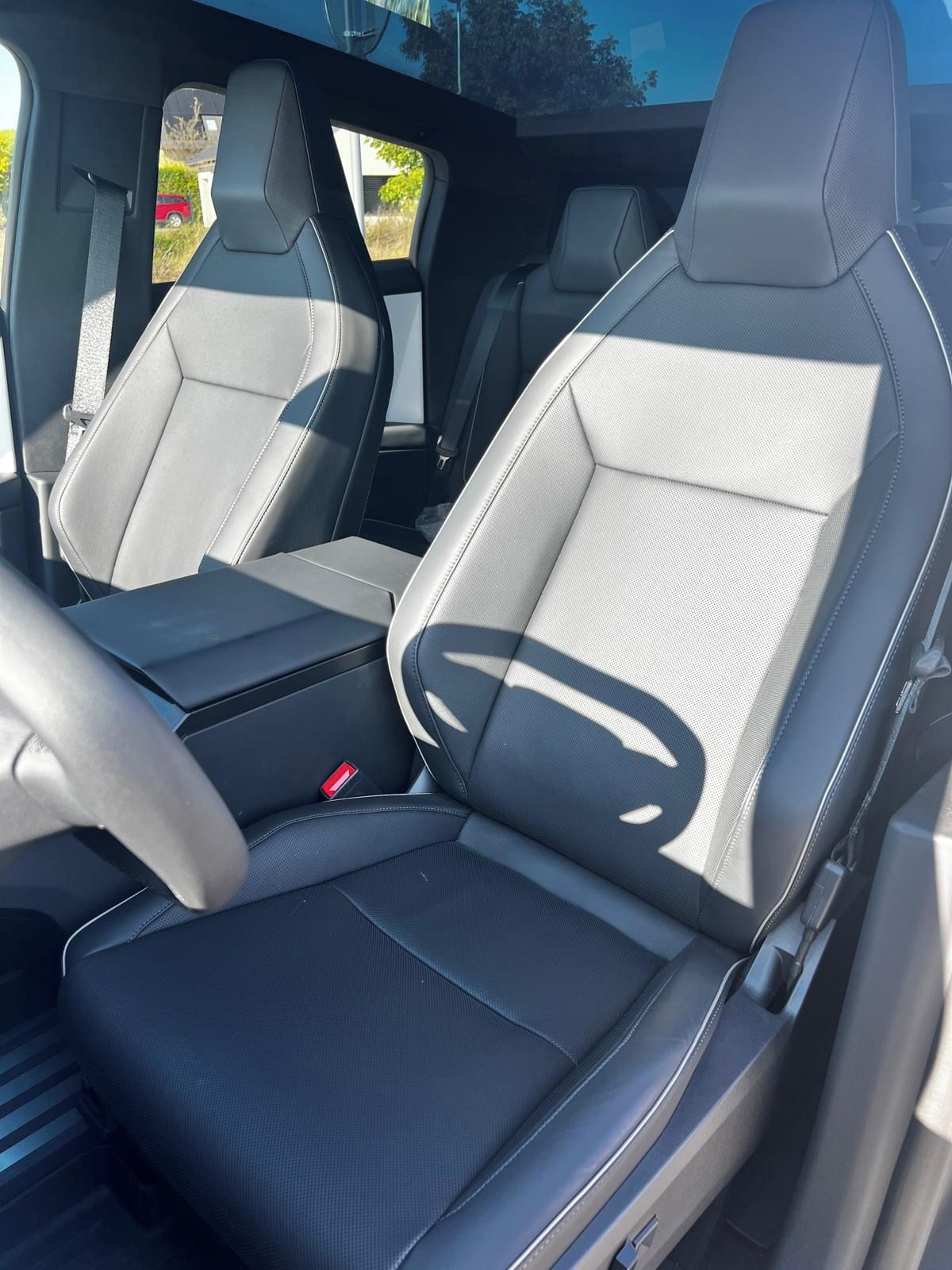 Tesla Cybertruck, 2026, 10 km - fotka 5