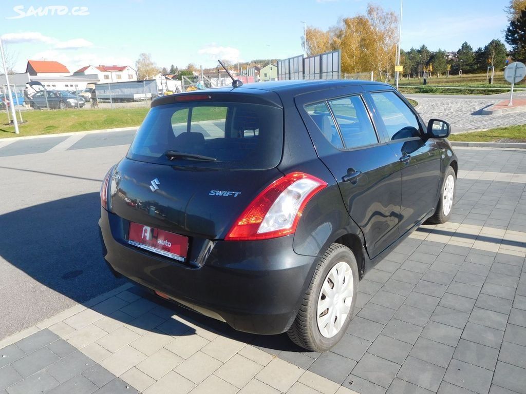Suzuki Swift, 1.2i Sport, 66 kW, Klima - fotka 4