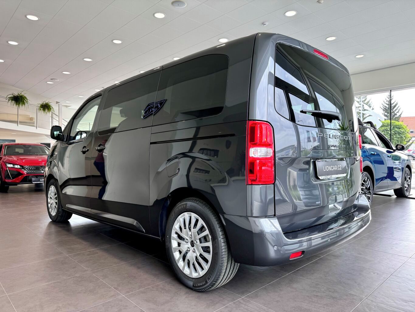 Peugeot Traveller, ACTIVE 8 míst, 2.0, 180k, Auto - fotka 4
